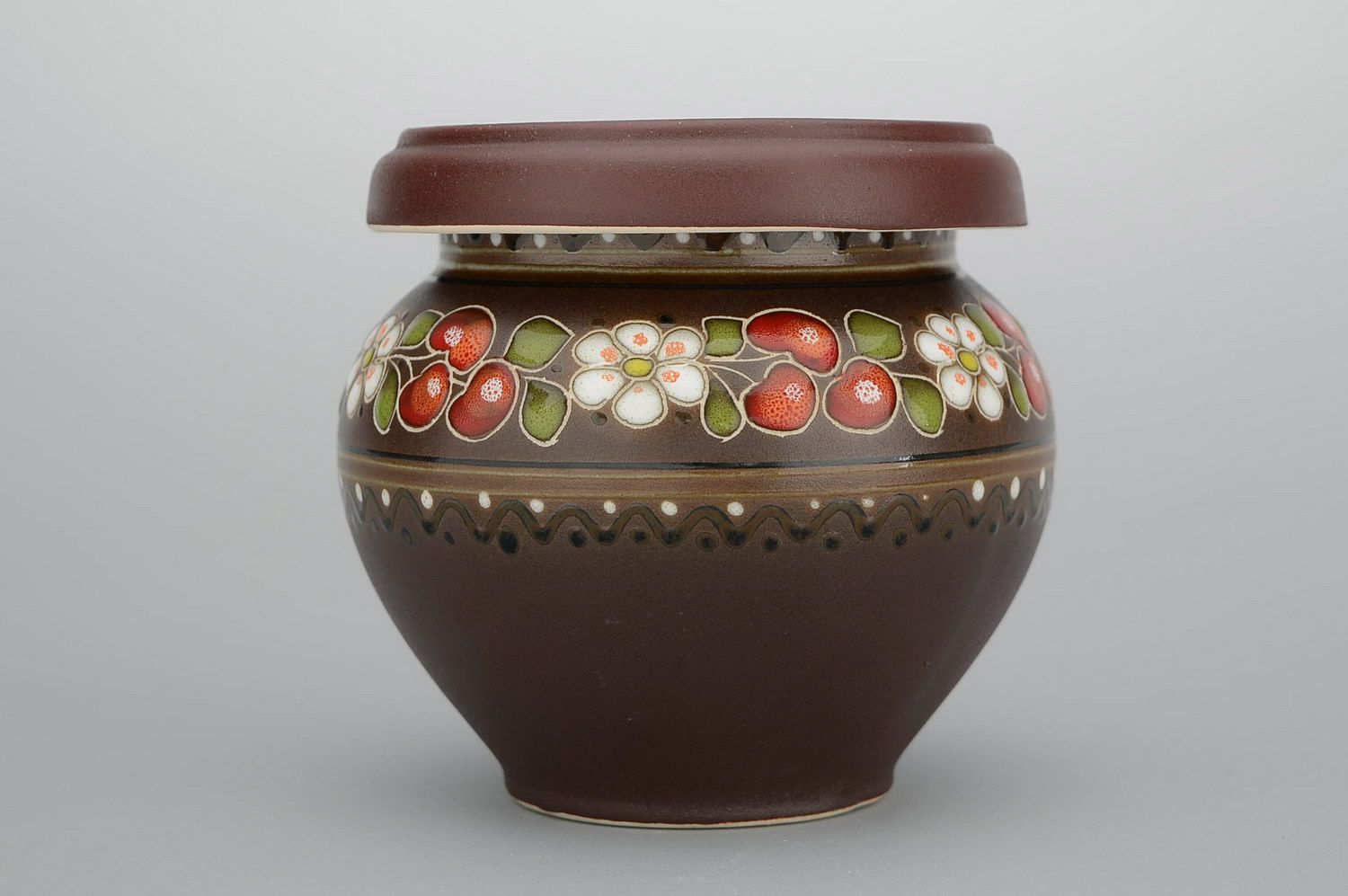 Clay pot for dry goods photo 2