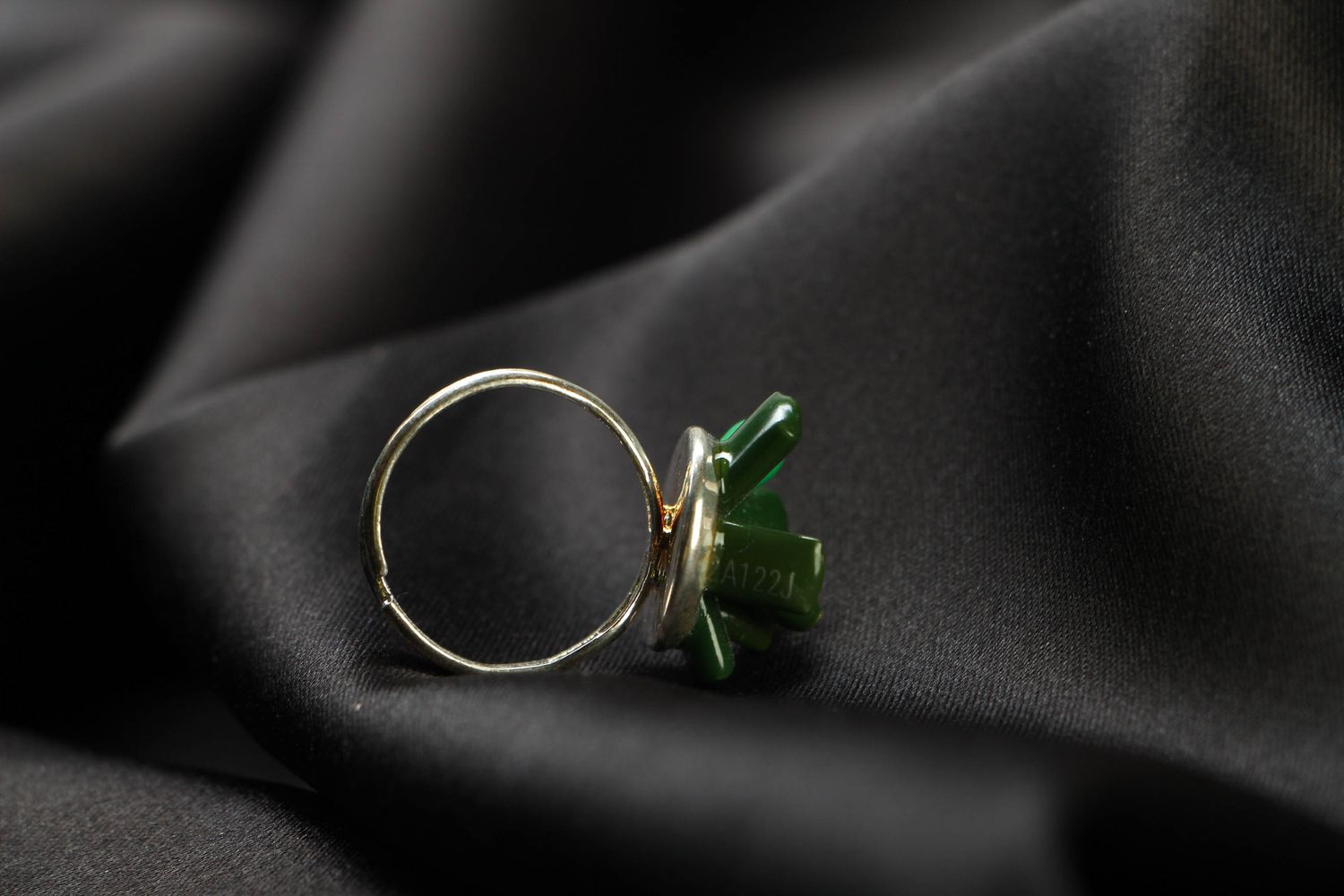 Кольцо металлическое в стиле киберпанк зеленое фото 3