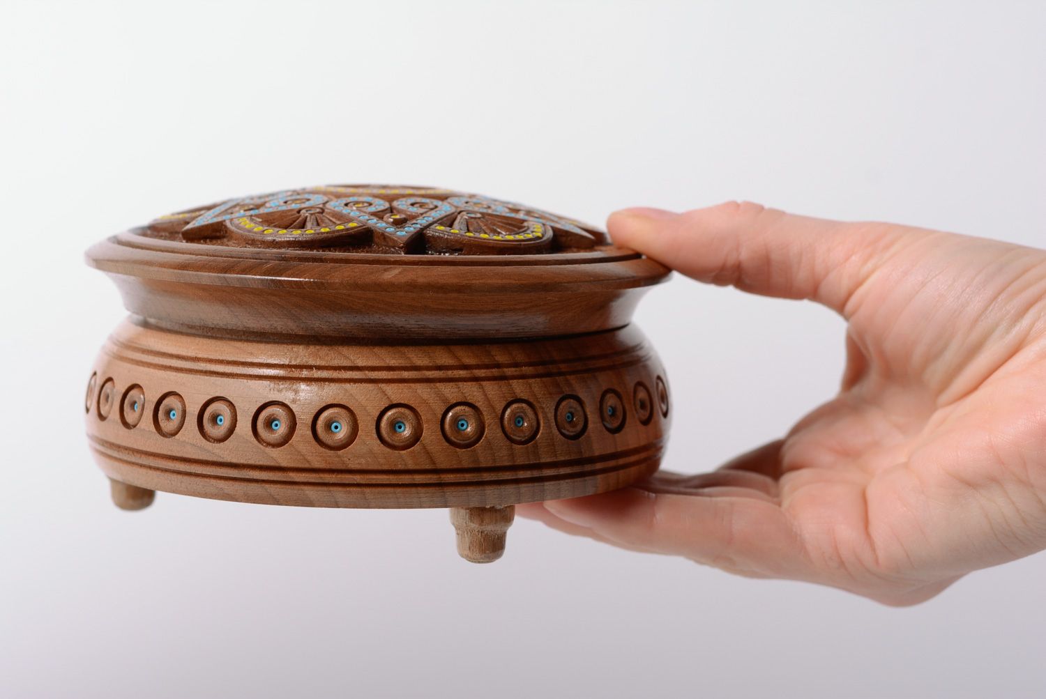 Petite boîte à bijoux en bois sculptée originale faite main avec incrustations photo 5