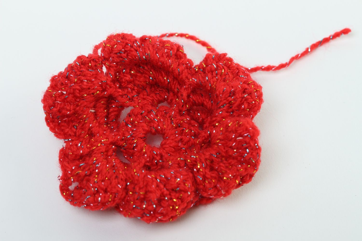 Handmade Schmuck Zubehör rote Blume aus Stoff Accessoire für Frauen gehäkelt foto 4