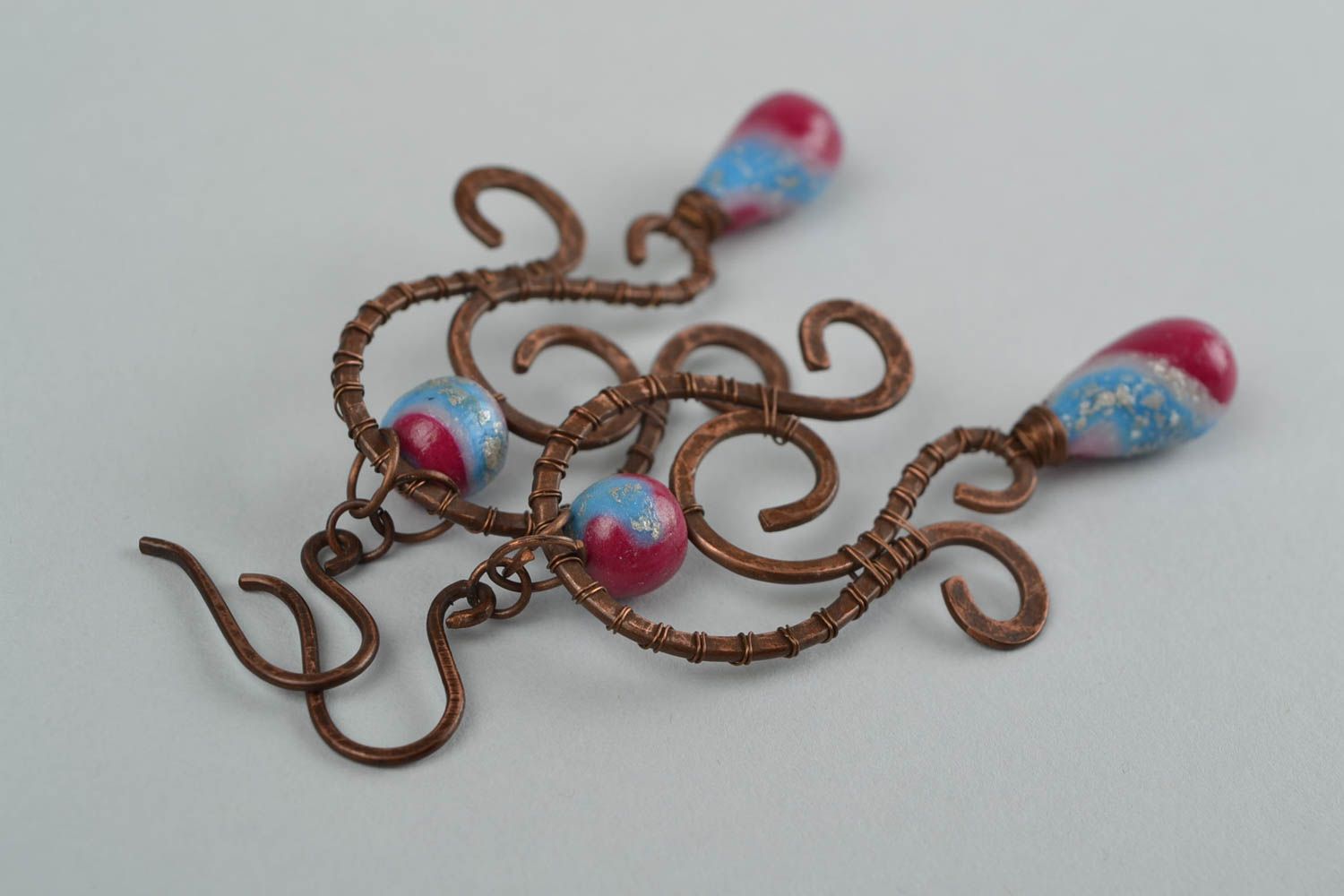 Kupfer Ohrringe aus Polymer Ton mit Perlen handmade zarter Schmuck für Frauen foto 4