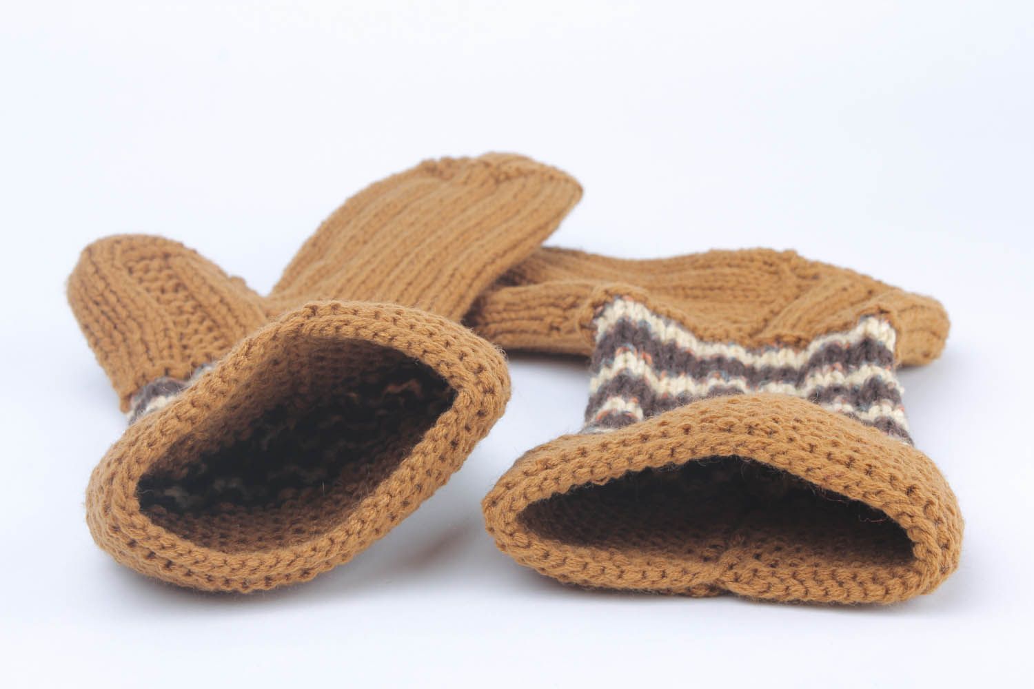 Meias mornas listradas marrons de lã de malha tricotadas a mão para proteger os pés foto 2