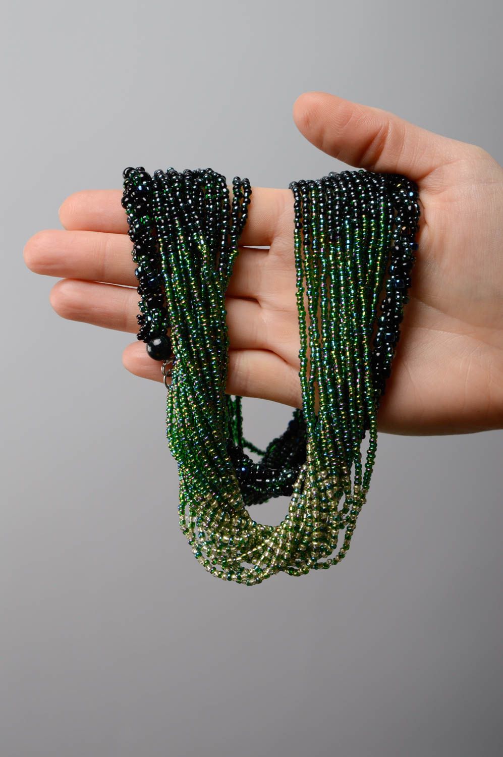Gros collier multi rang en perles de rocailles Noir-vert photo 3