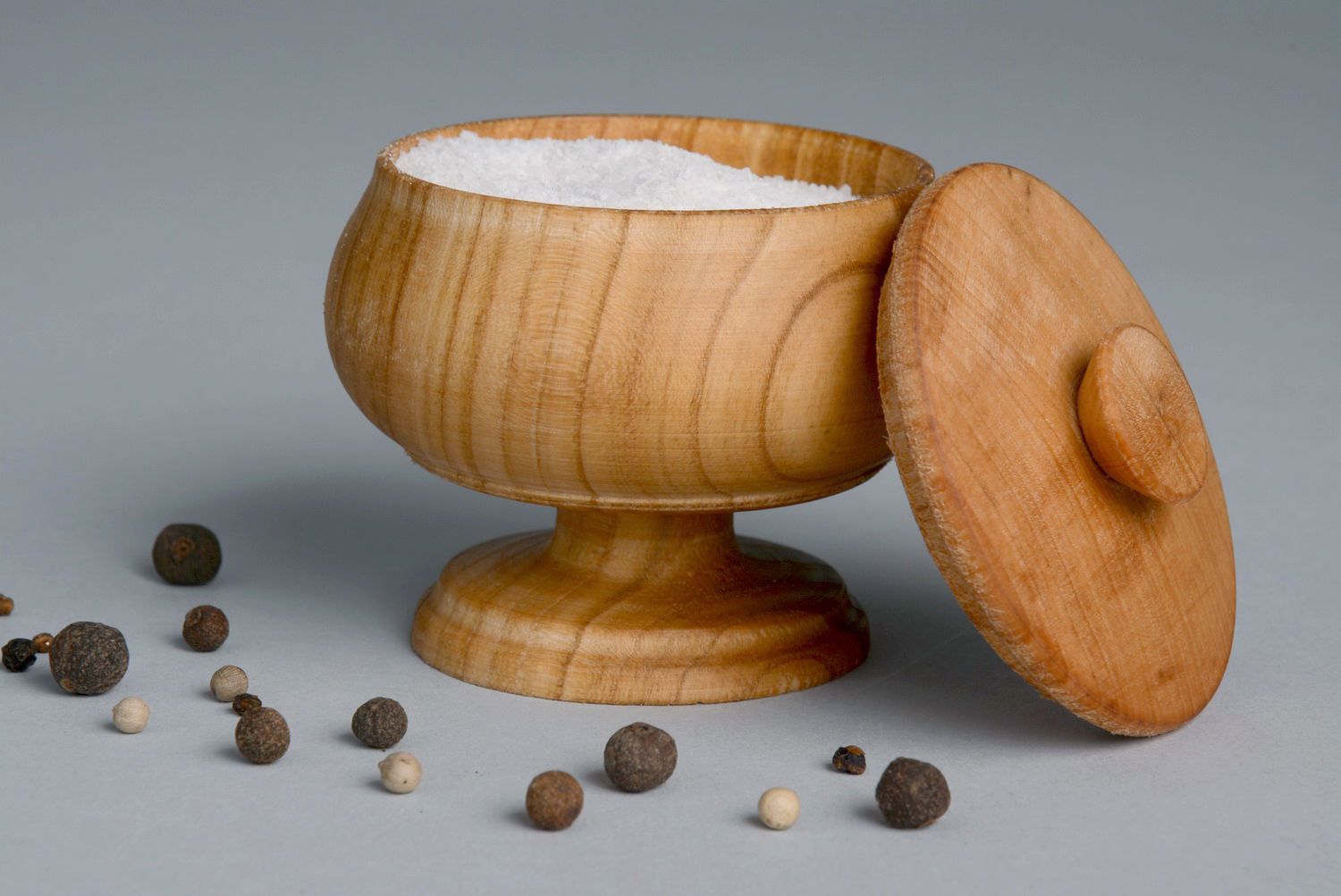 Pot à sel artisanal réalisé en bois photo 5