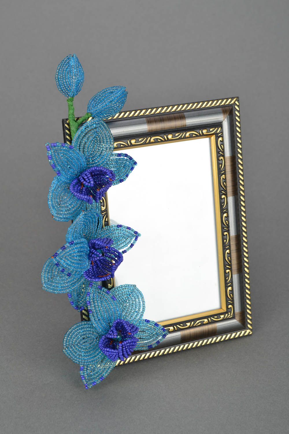 Beaded photo frame with flowers  photo 3