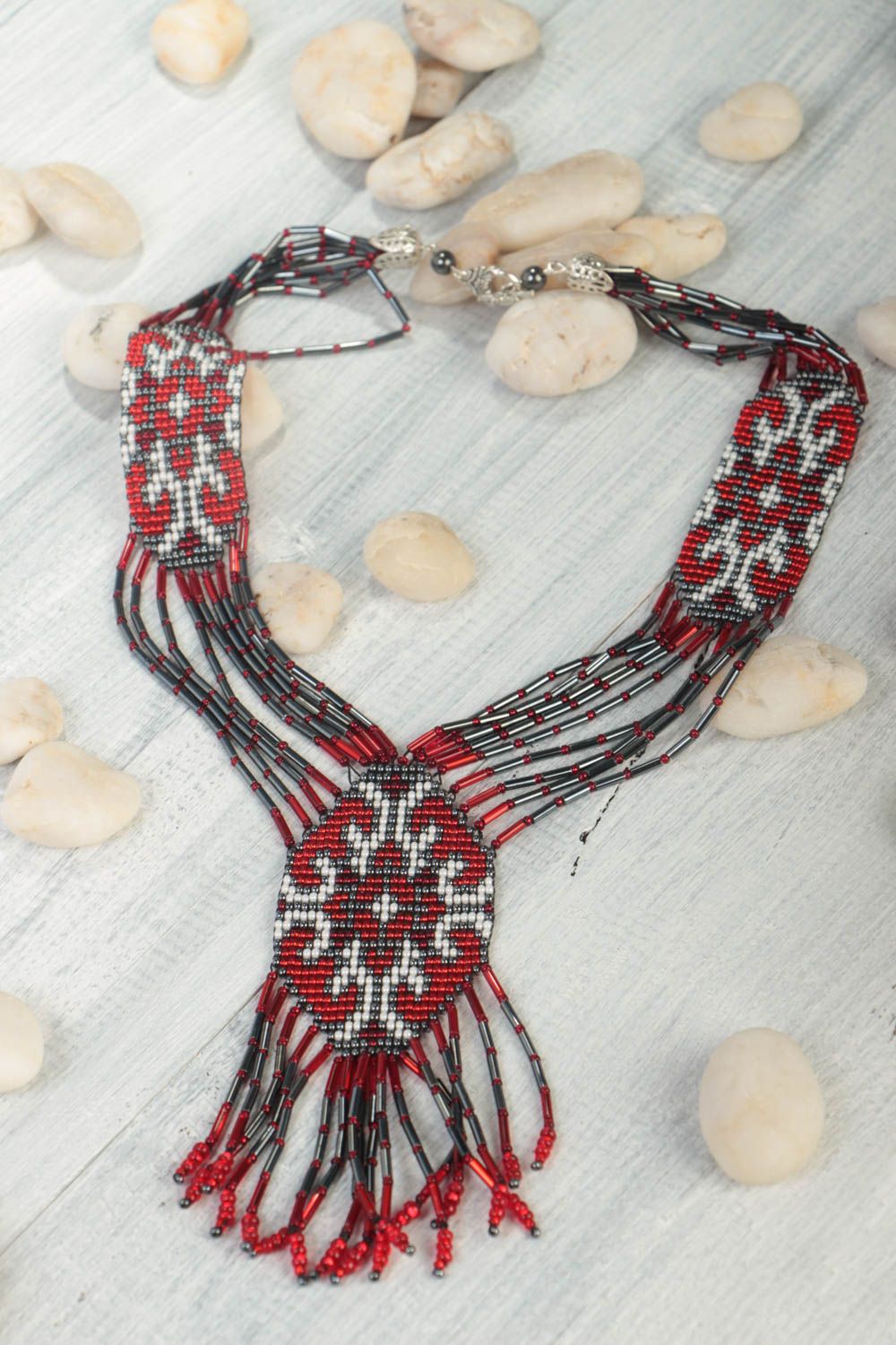 Collier en perles de rocaille fait main style ethnique tissé noir rouge photo 1