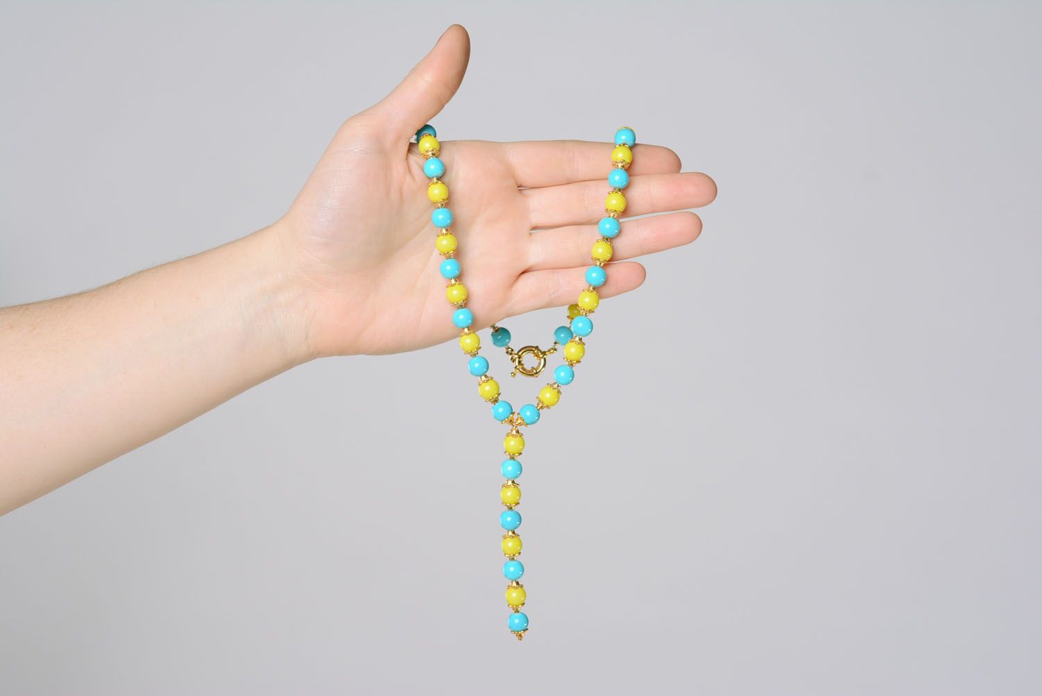 Yellow and blue bead necklace photo 4