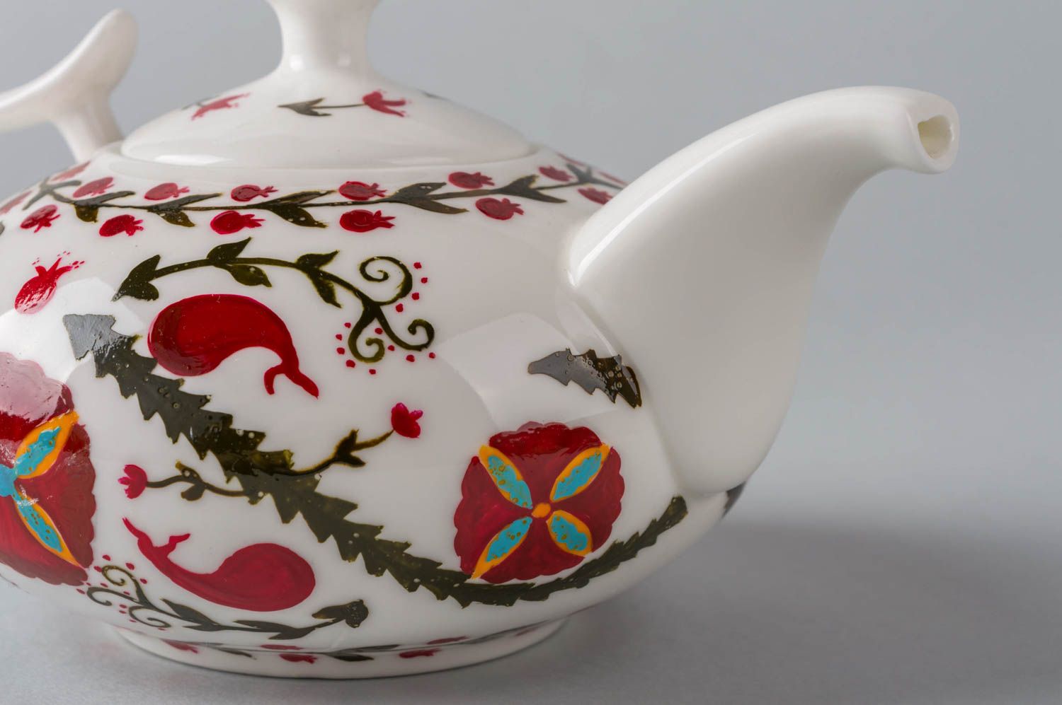 Заварочный чайник из глины с авторской росписью белый маленький ручной работы фото 5