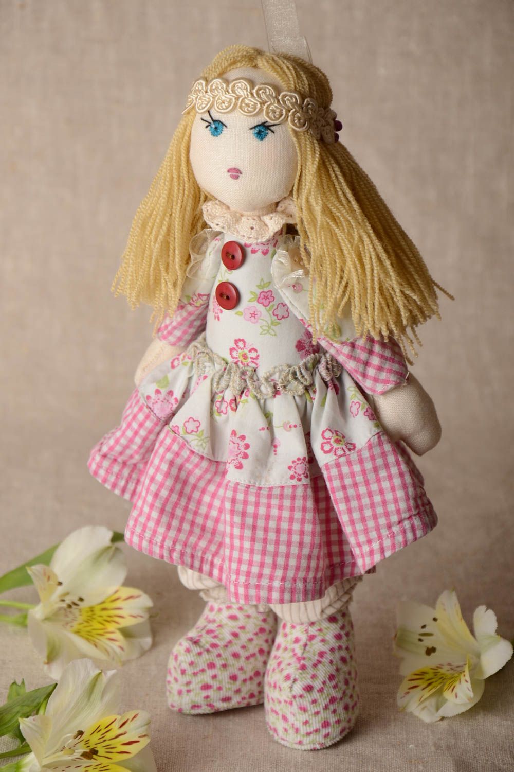 Мягкая кукла ручной работы из натуральных тканей красивая оригинальная Варвара фото 1