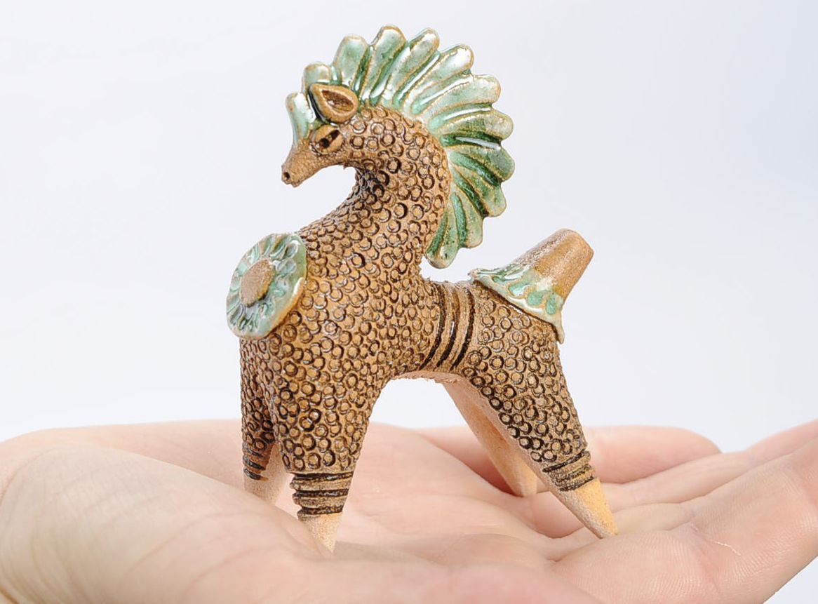Clay penny whistle Horse photo 5