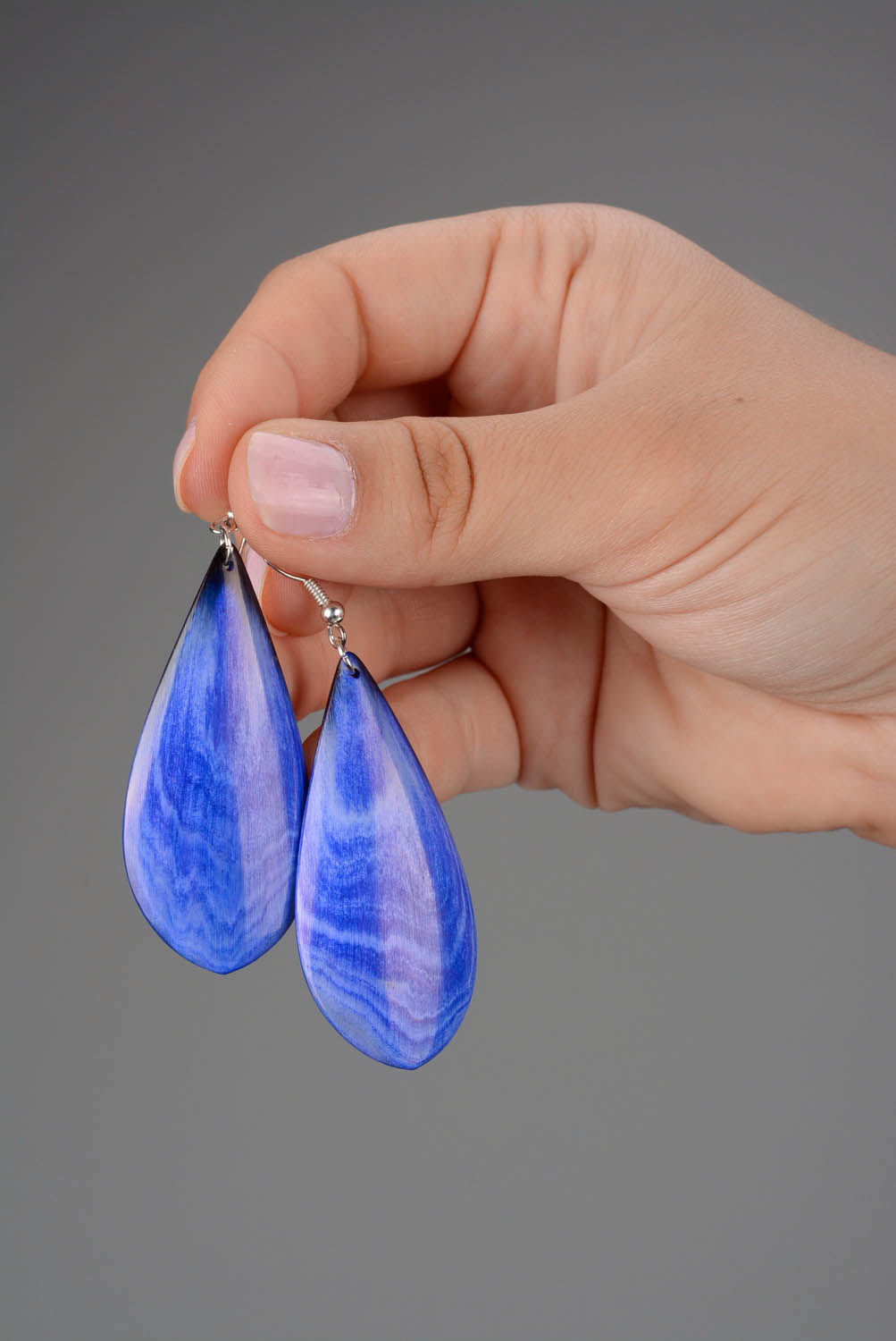 Hängende Ohrringe aus Kuhhorn Blätter foto 5