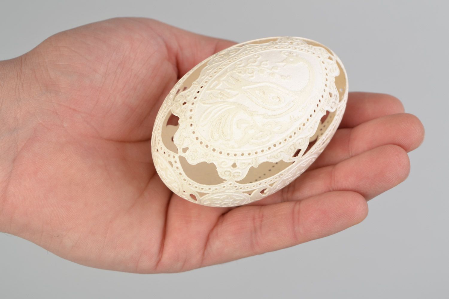 Beautiful perforated handmade Easter egg vinegar etching photo 2