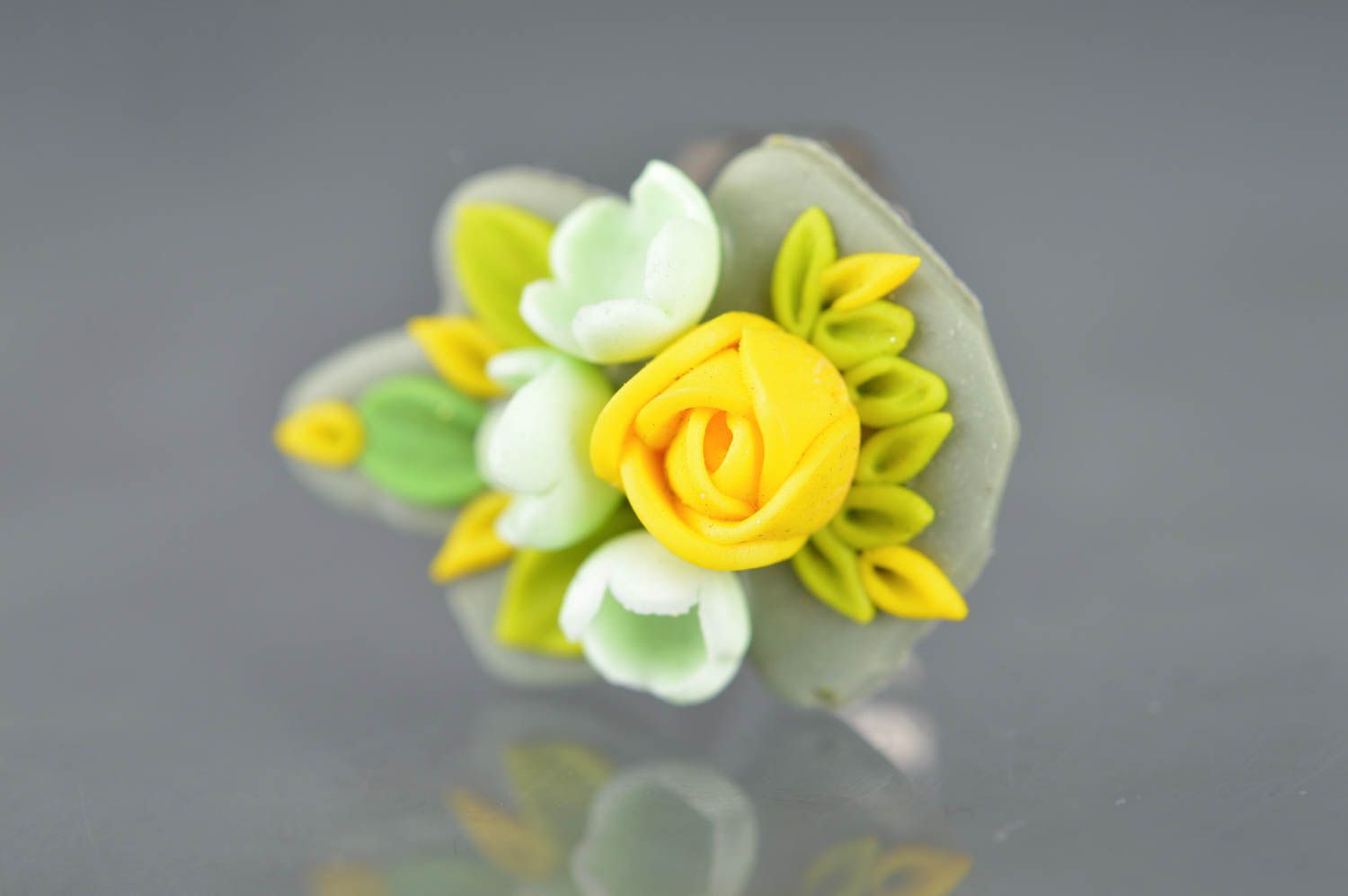 Bague en métal avec fleurs en pâte polymère jaune blanc faite main pour femme photo 4