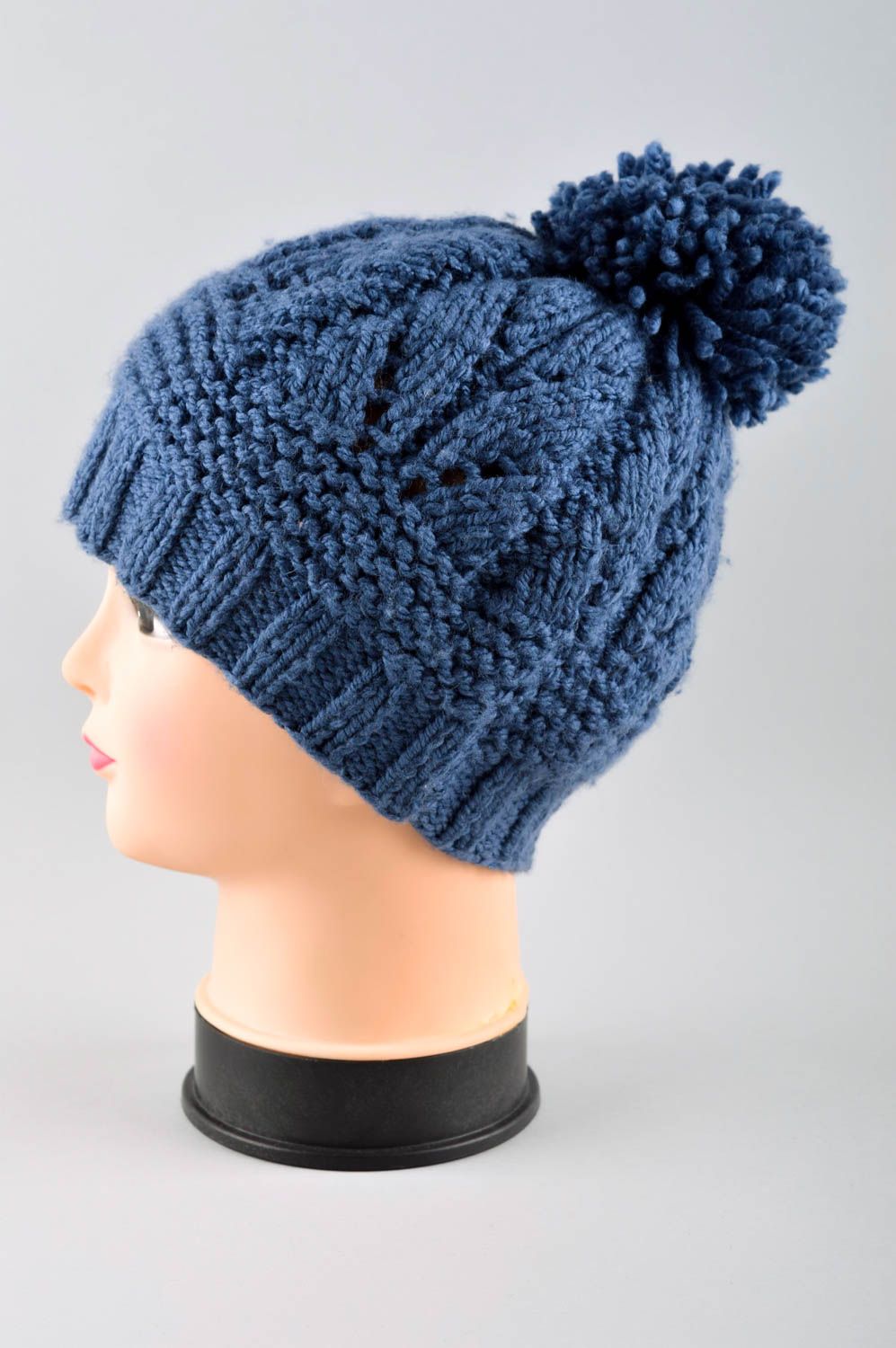 Зимняя шапка ручной работы вязаная шапочка синяя с помпоном вязаная шапка фото 3