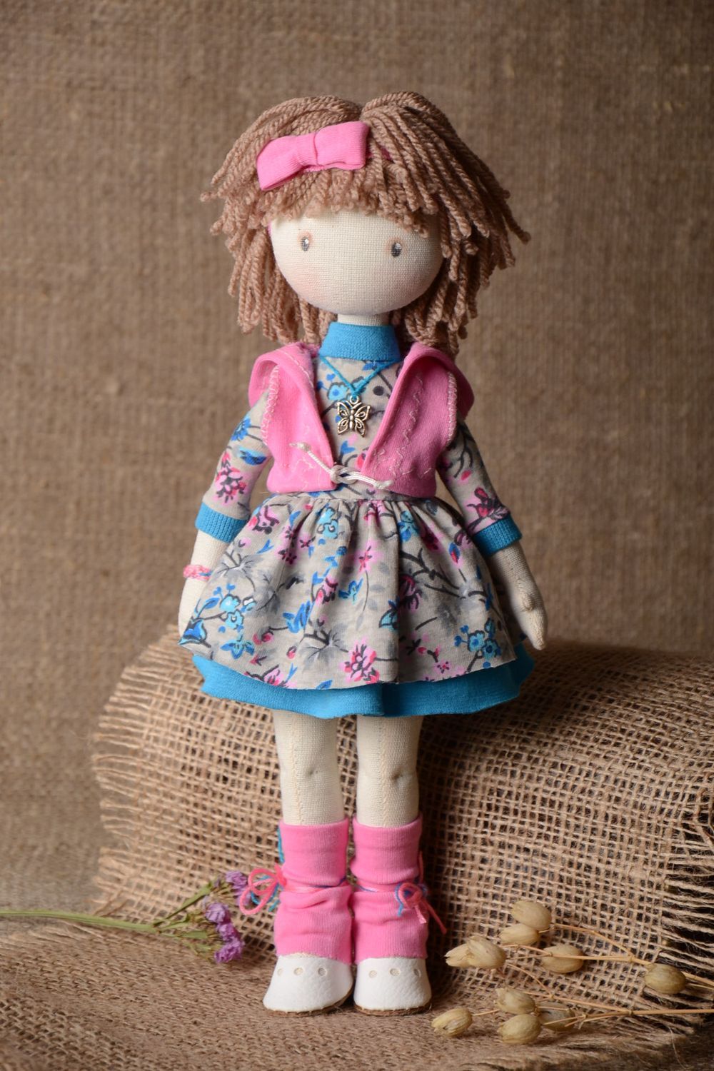 Handmade Designer Puppe Stoff Spielzeug süße schöne Puppe im bunten Kleid foto 1