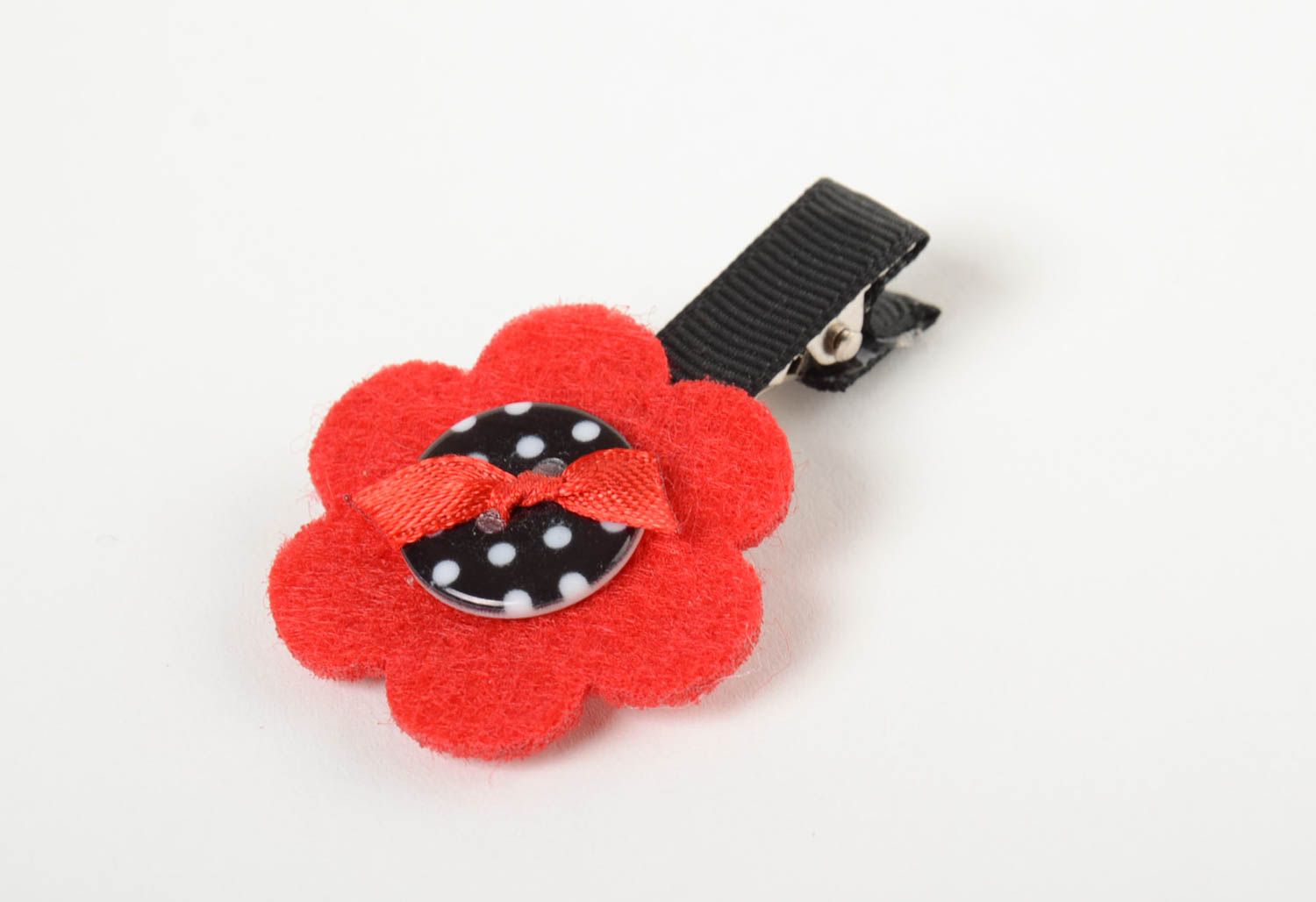 Детская заколка цветок из флиса и репсовых лент красная с черным ручной работы фото 2