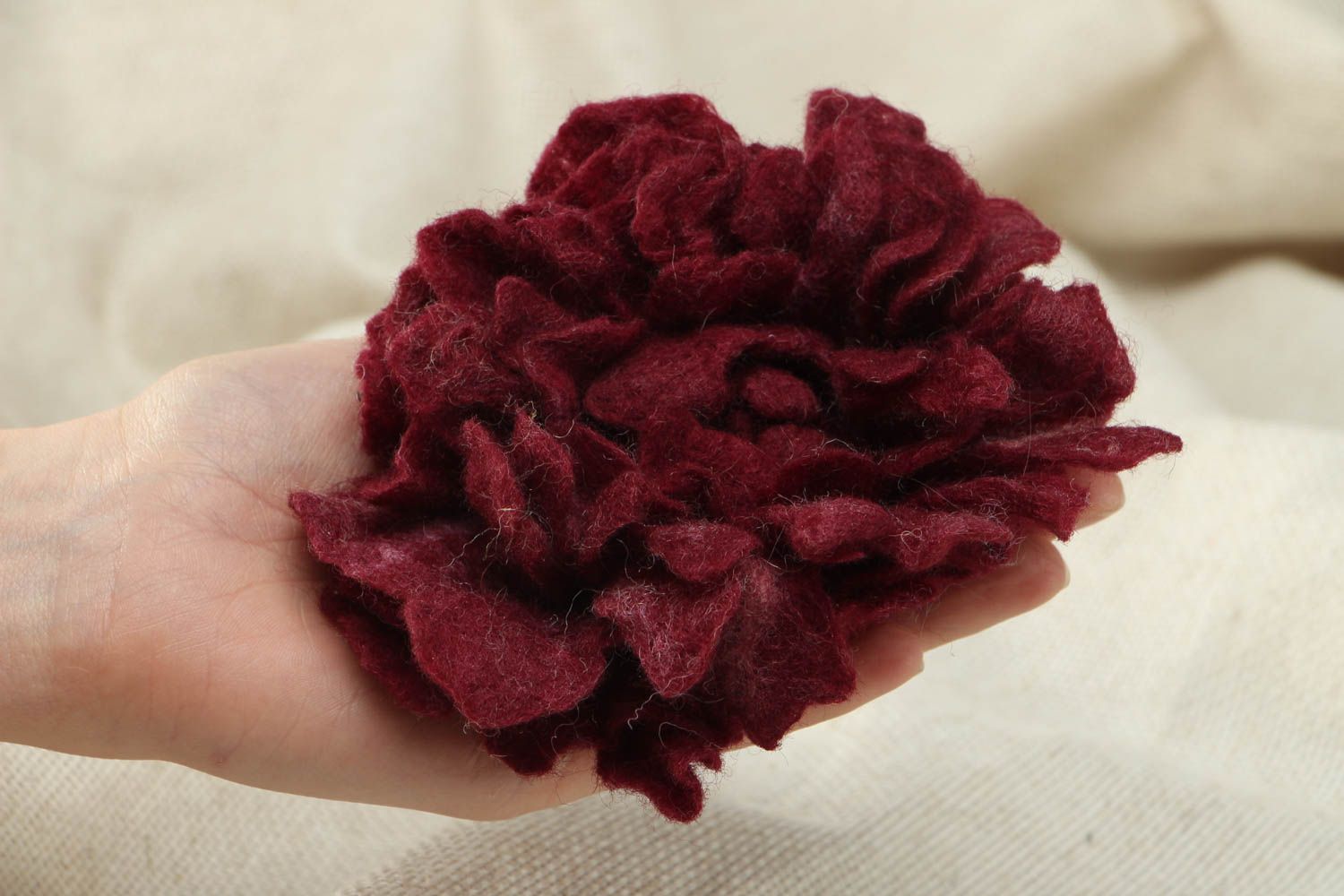 Wool brooch hair clip in the shape of claret flower photo 4