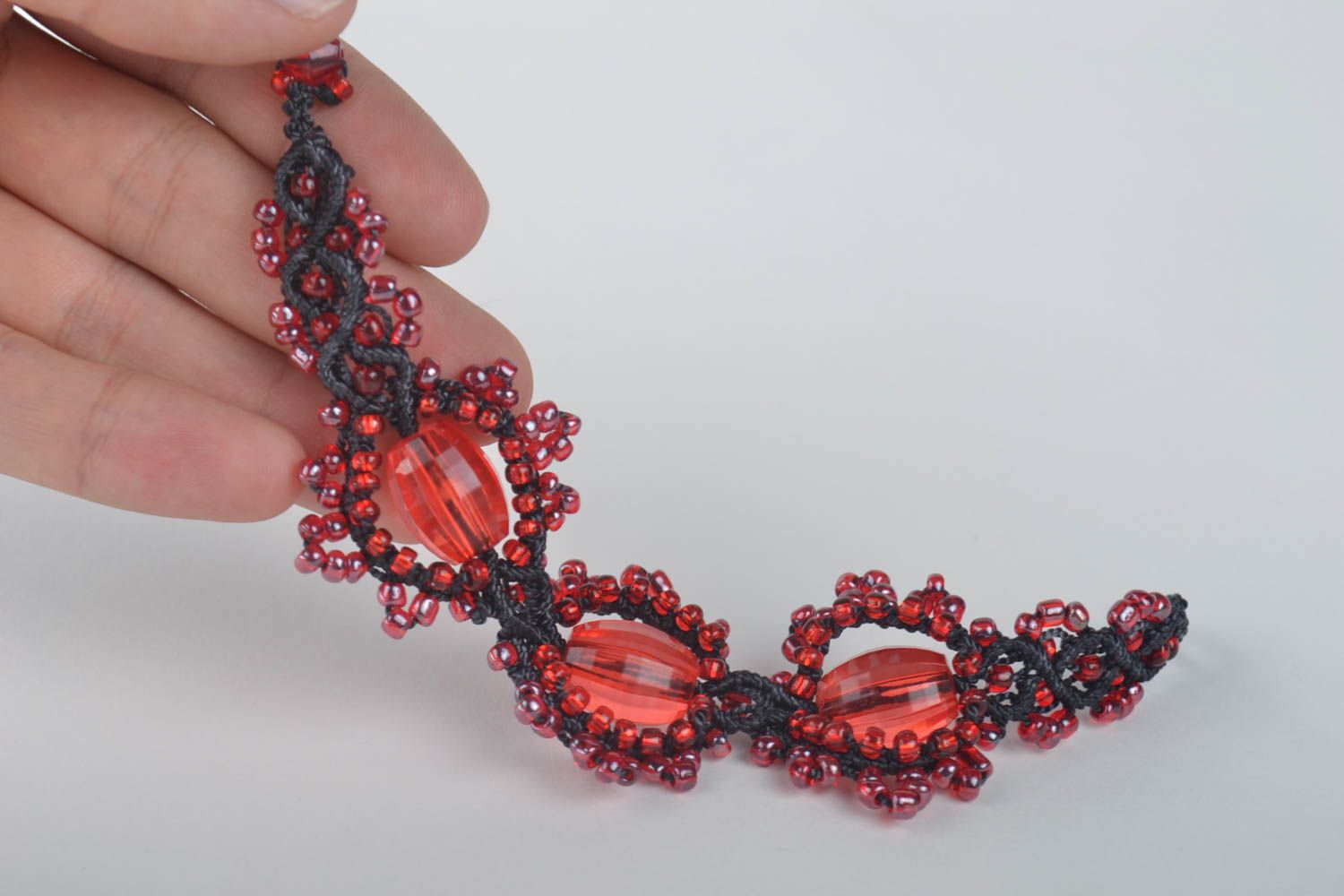 Bracelet perles fantaisie Bijou fait main macramé rouge-noir Cadeau femme photo 5