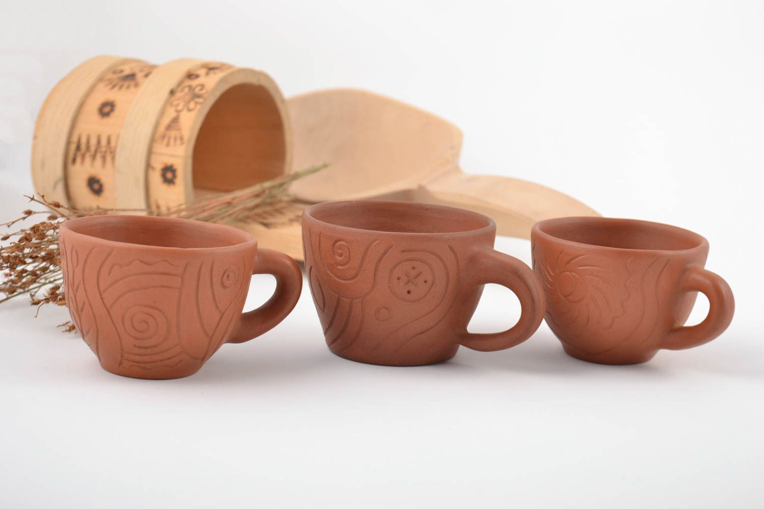 Set of three Mexican style red clay coffee cups of 3 and 5 oz with handle photo 1