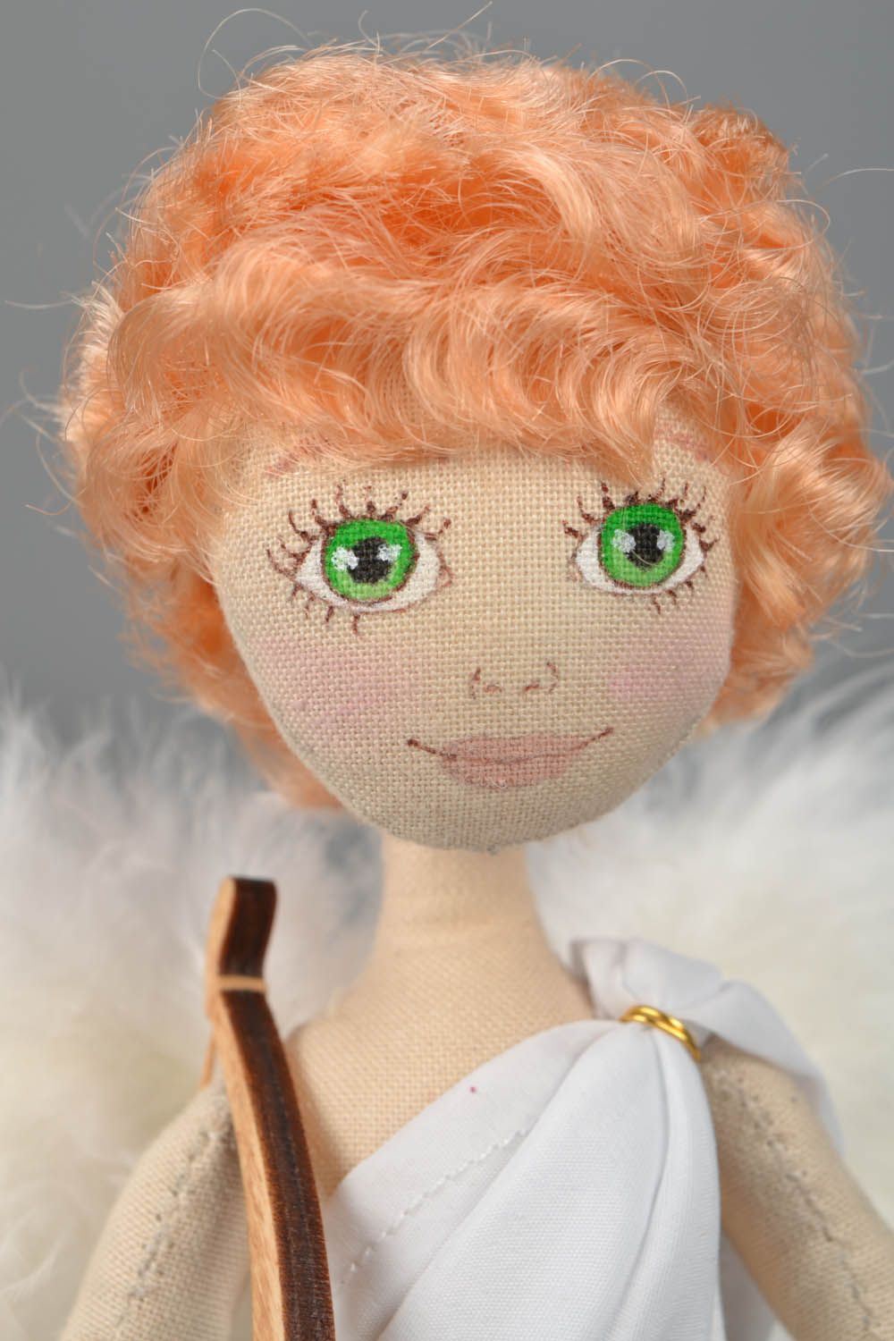 Bambola bella in stoffa fatta a mano pupazzo tessile amorino con supporto foto 3