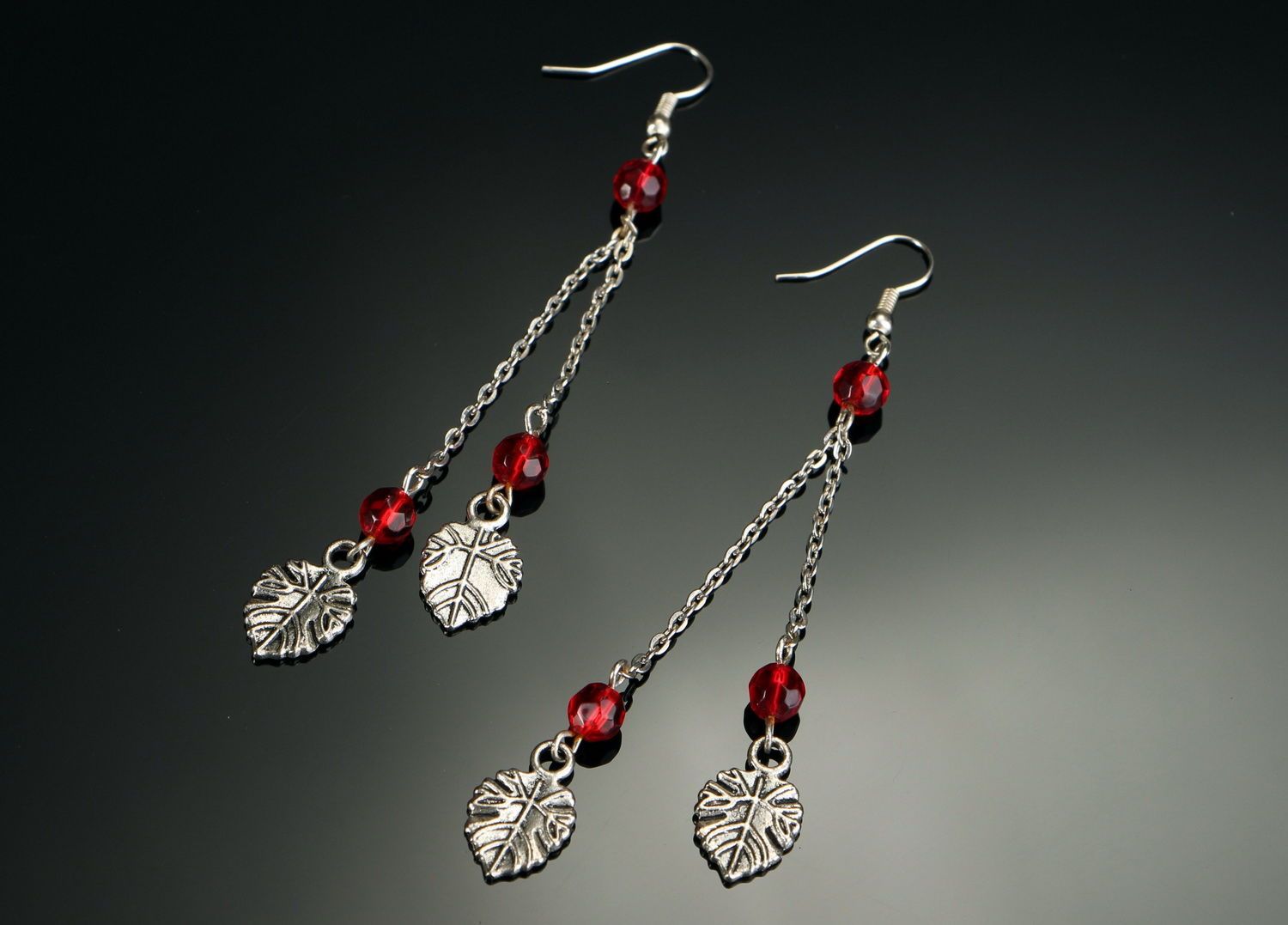 Earrings with red beads photo 2