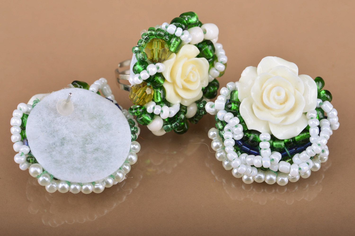 Set of handmade polymer clay floral jewelry set white and green earrings and ring  photo 2