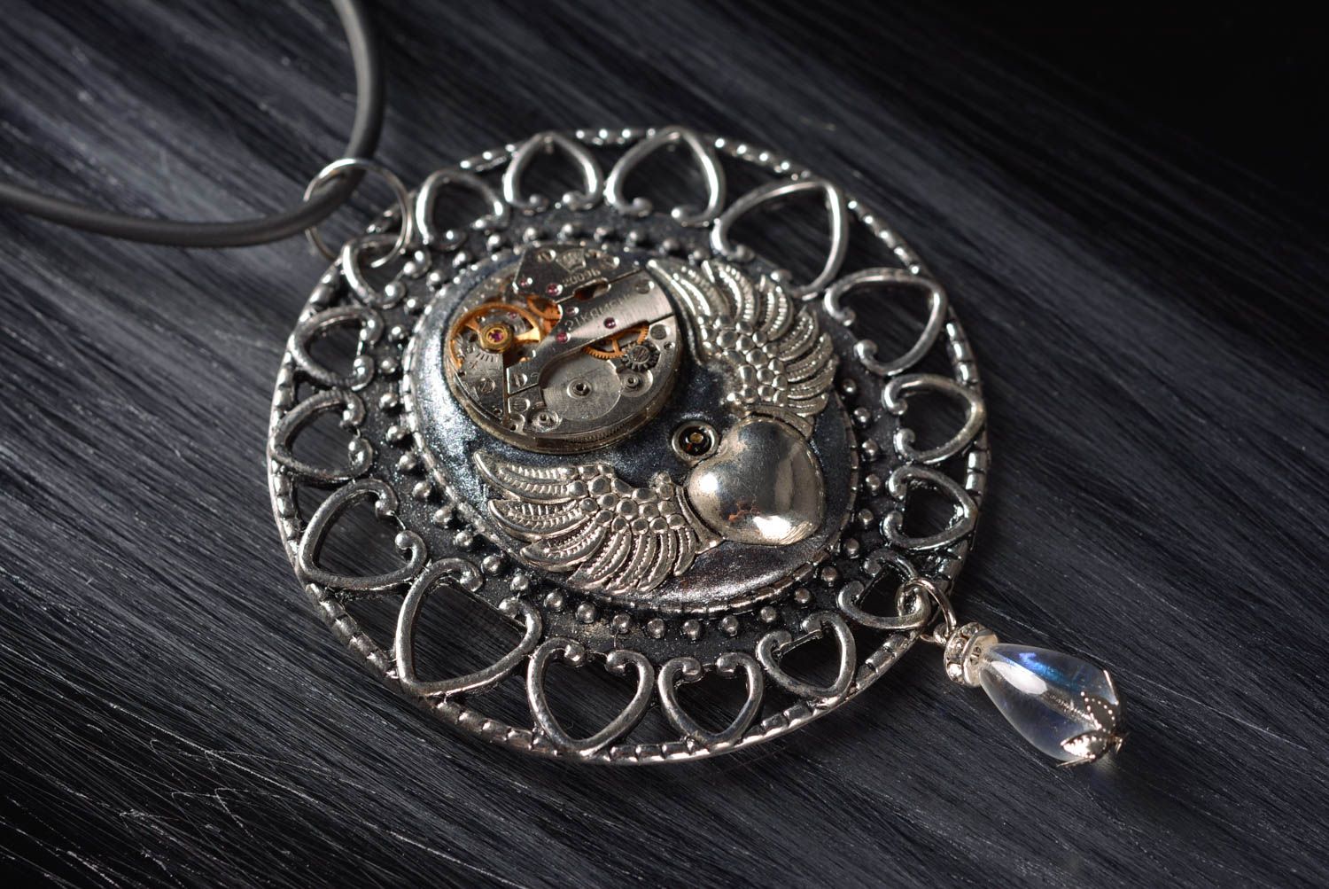 Stylish handmade metal neck pendant cool jewelry designs fashion trends photo 1