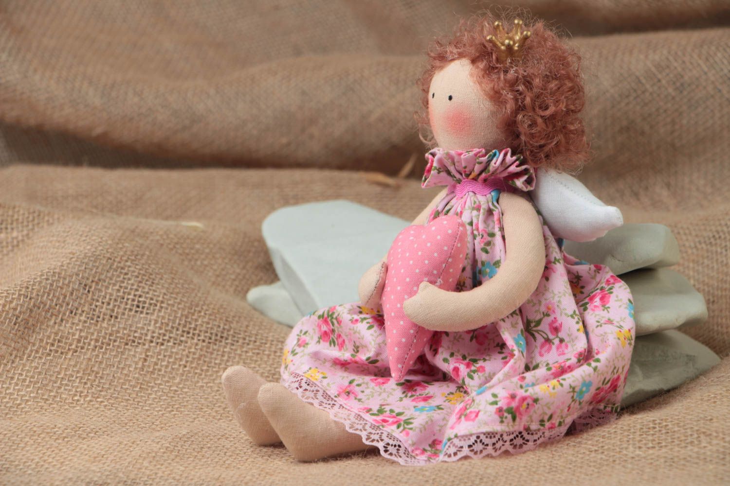 Poupée en tissu faite main ange avec coeur décorative de collection pour enfant photo 1