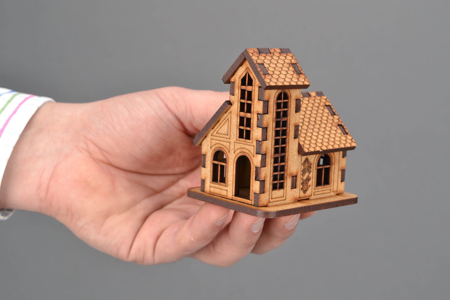 Maisonnette en bois jouet faite main villa photo 2