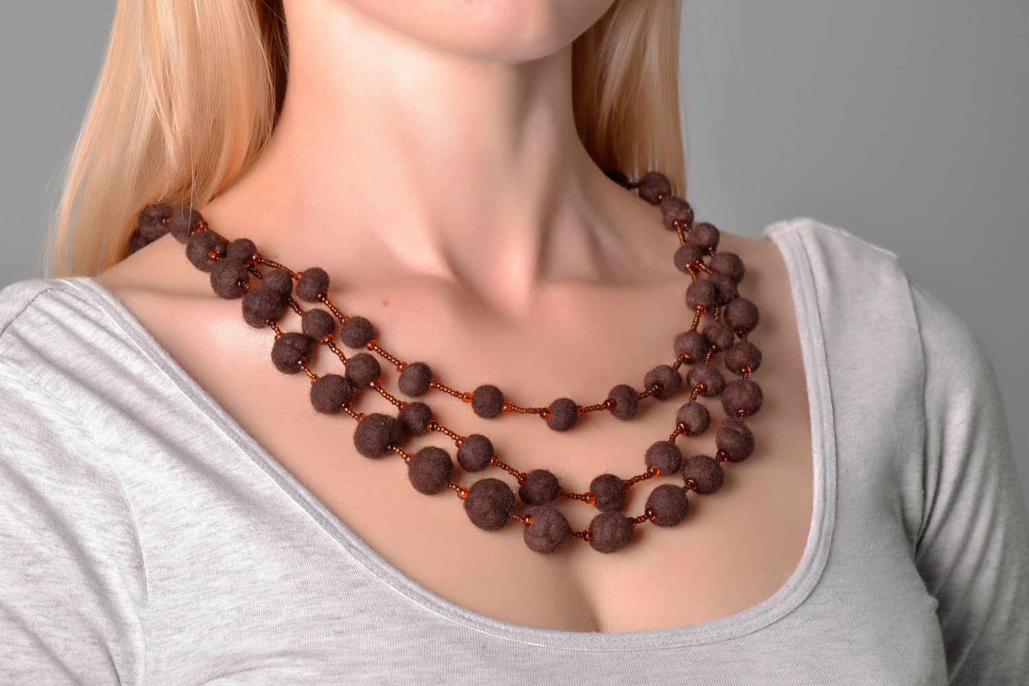 Woolen necklace photo 5