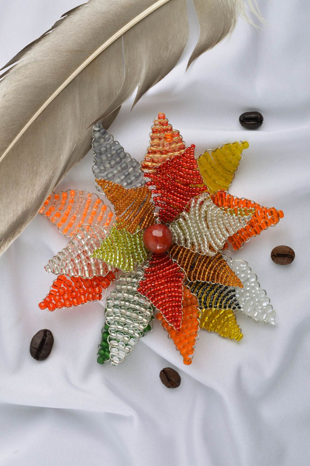 Broche fleur multicolore Bijou fait main perles rocaille design Cadeau femme photo 1