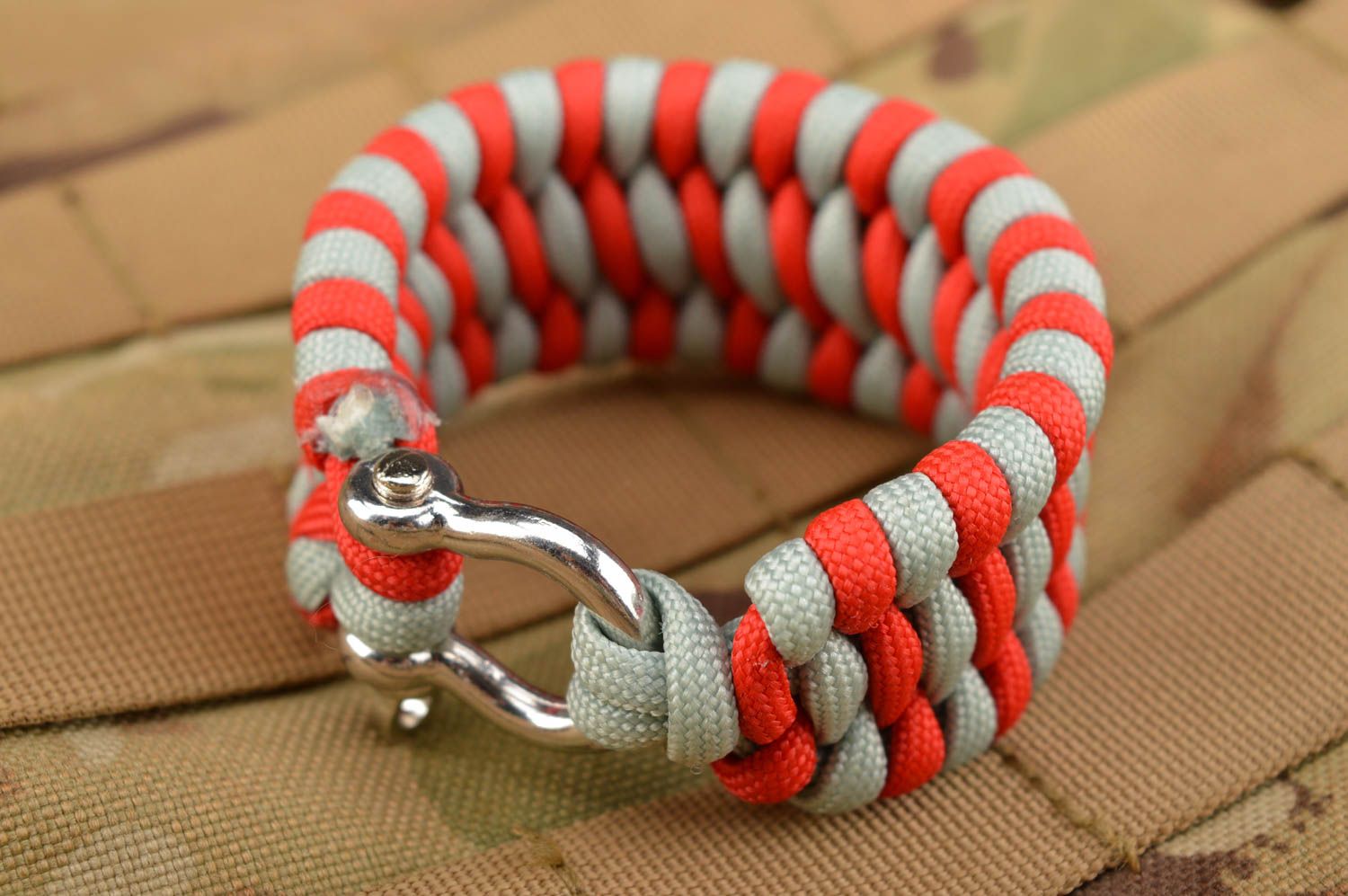 Handmade schönes Armband grell Survival Armband originell Armband aus Paracord foto 1