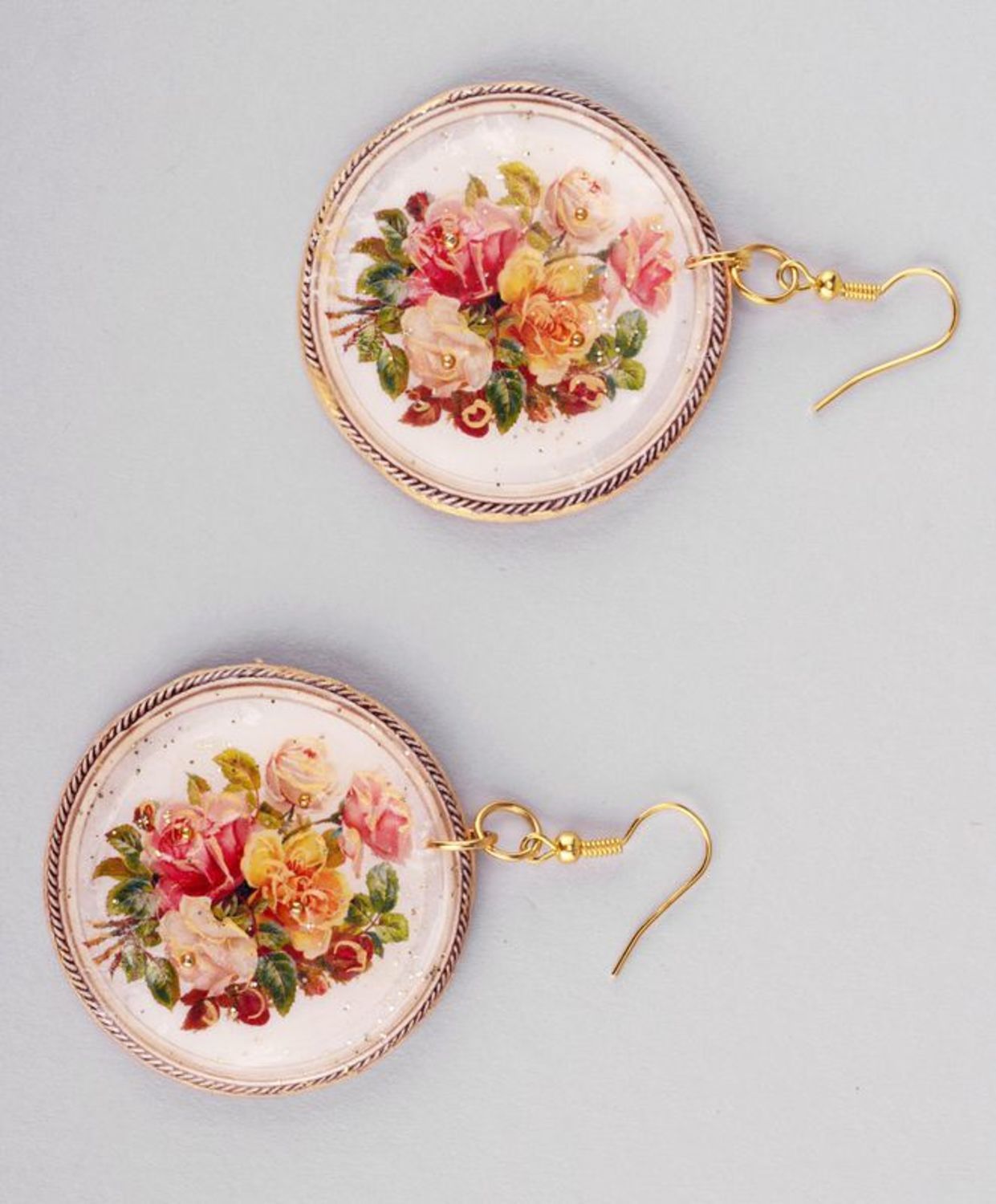 Orecchini fatti a mano Mazzo di rose vintage Accessori belli da donna foto 1