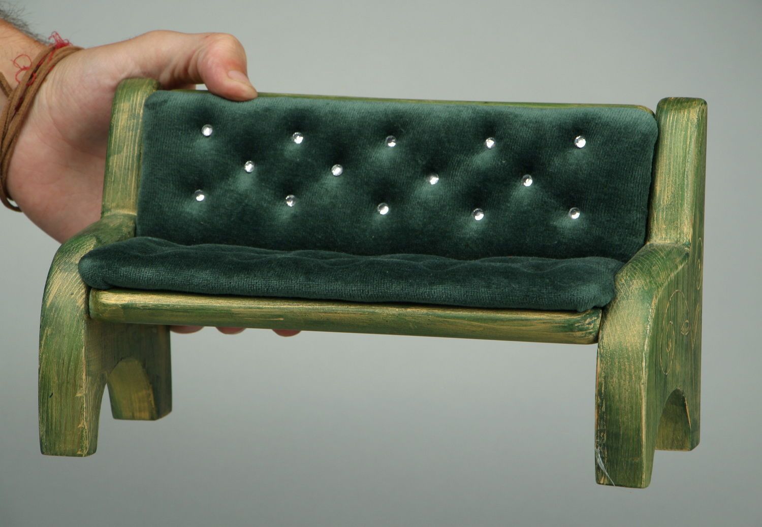 Sofa aus Holz für Puppenhaus foto 5