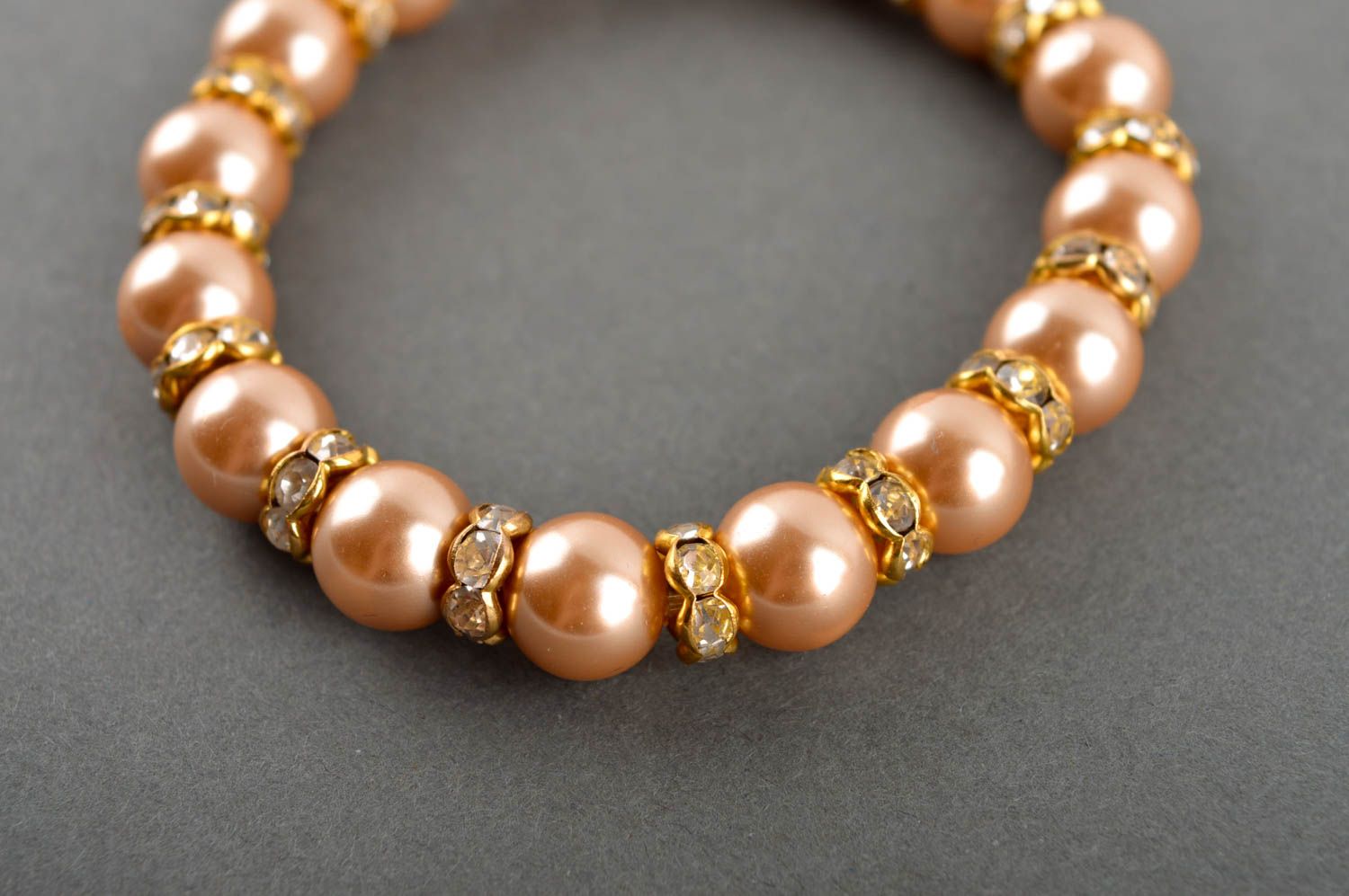 Bracelet fantaisie Bijou fait main en fausses perles Accessoire femme design photo 3
