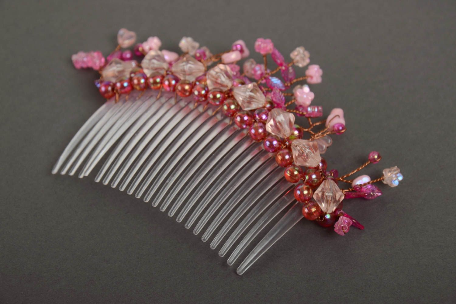 Peigne à cheveux floral rouge-rose en plastique perles fantaisie fait main photo 5