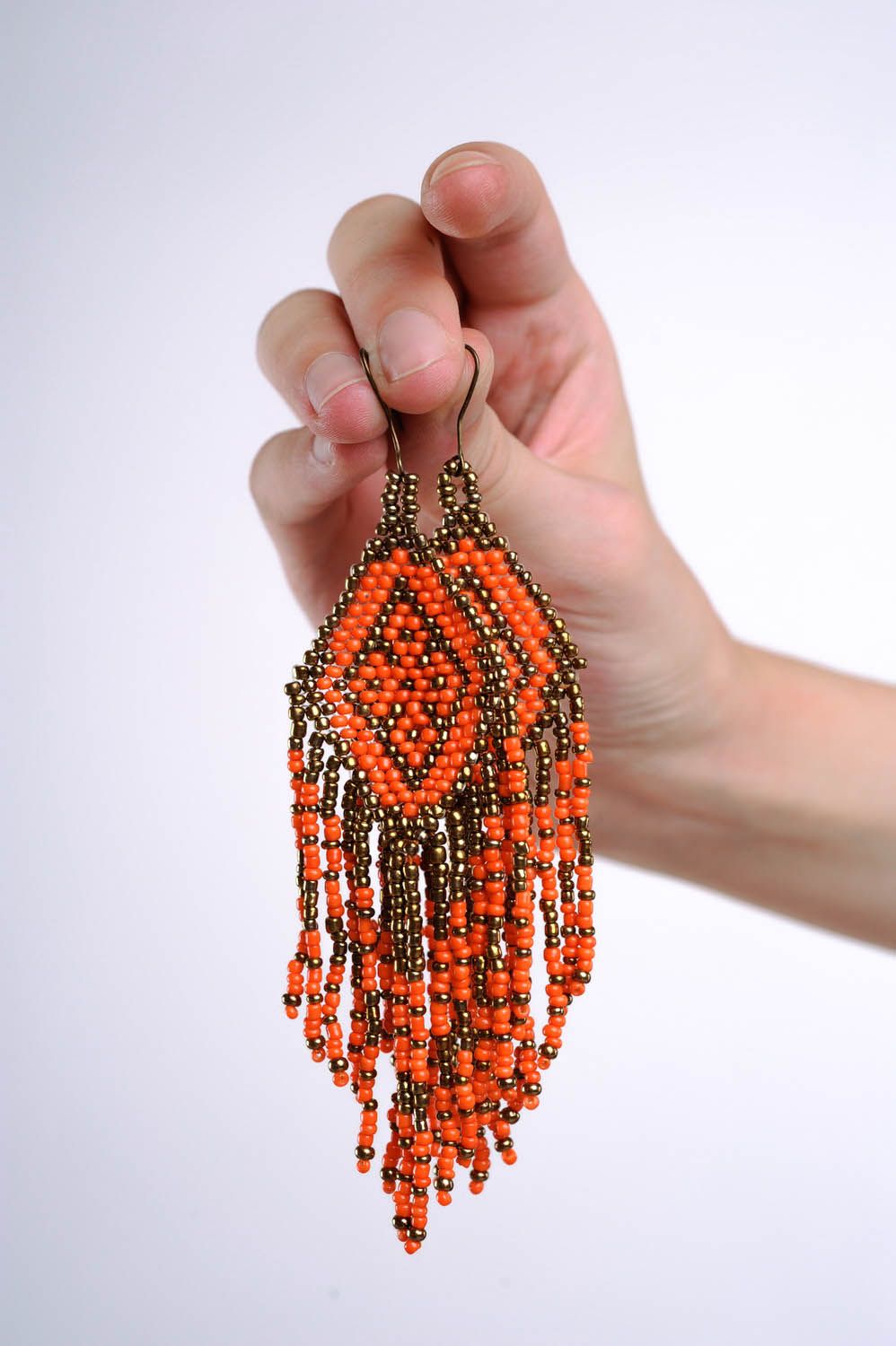 Orecchini di perline fatti a mano lunghi accessorio originale bello da donna
 foto 5