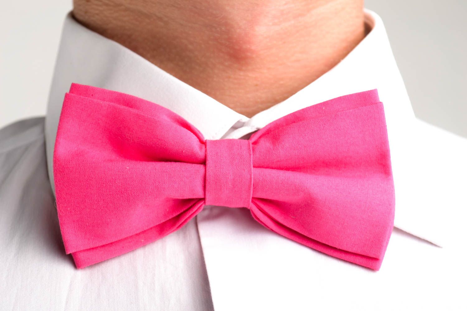 Corbata de lazo artesanal pajarita moderna rosa fucsia accesorio unisex foto 1