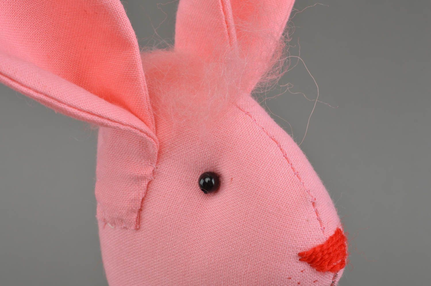 Peluche lapin rose en robe en calicot et coton faite main cadeau pour fille photo 3
