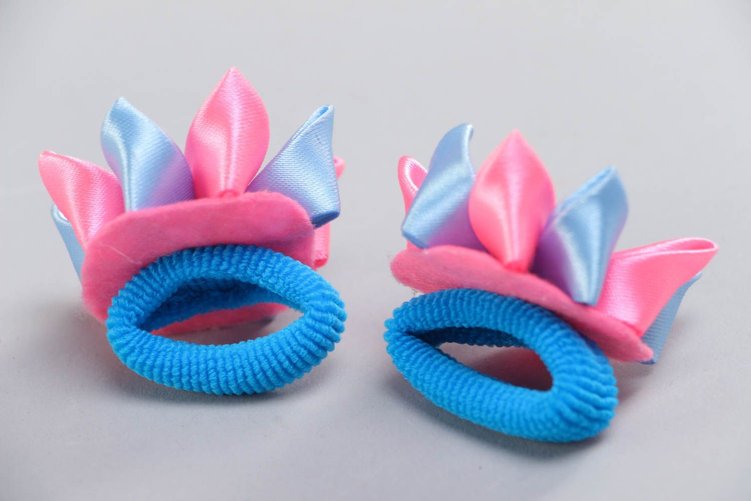 Set of 2 handmade hair ties with satin ribbon flowers of pink and blue colors photo 4
