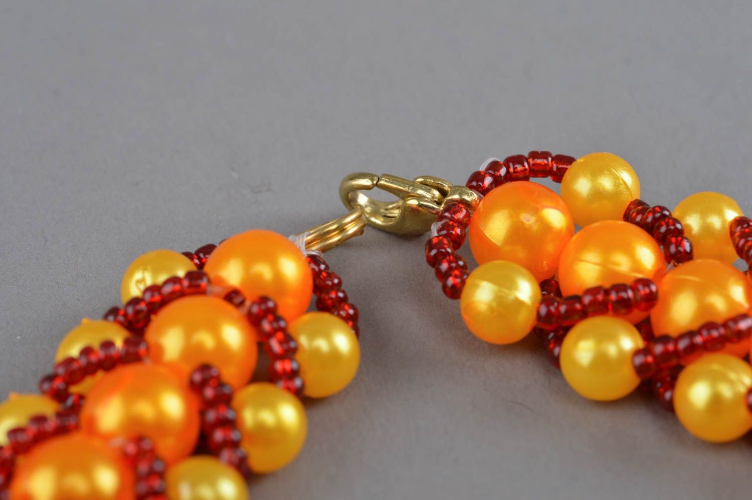 Collier en perles de rocaille et perles fantaisie jaune rouge fait main original photo 4