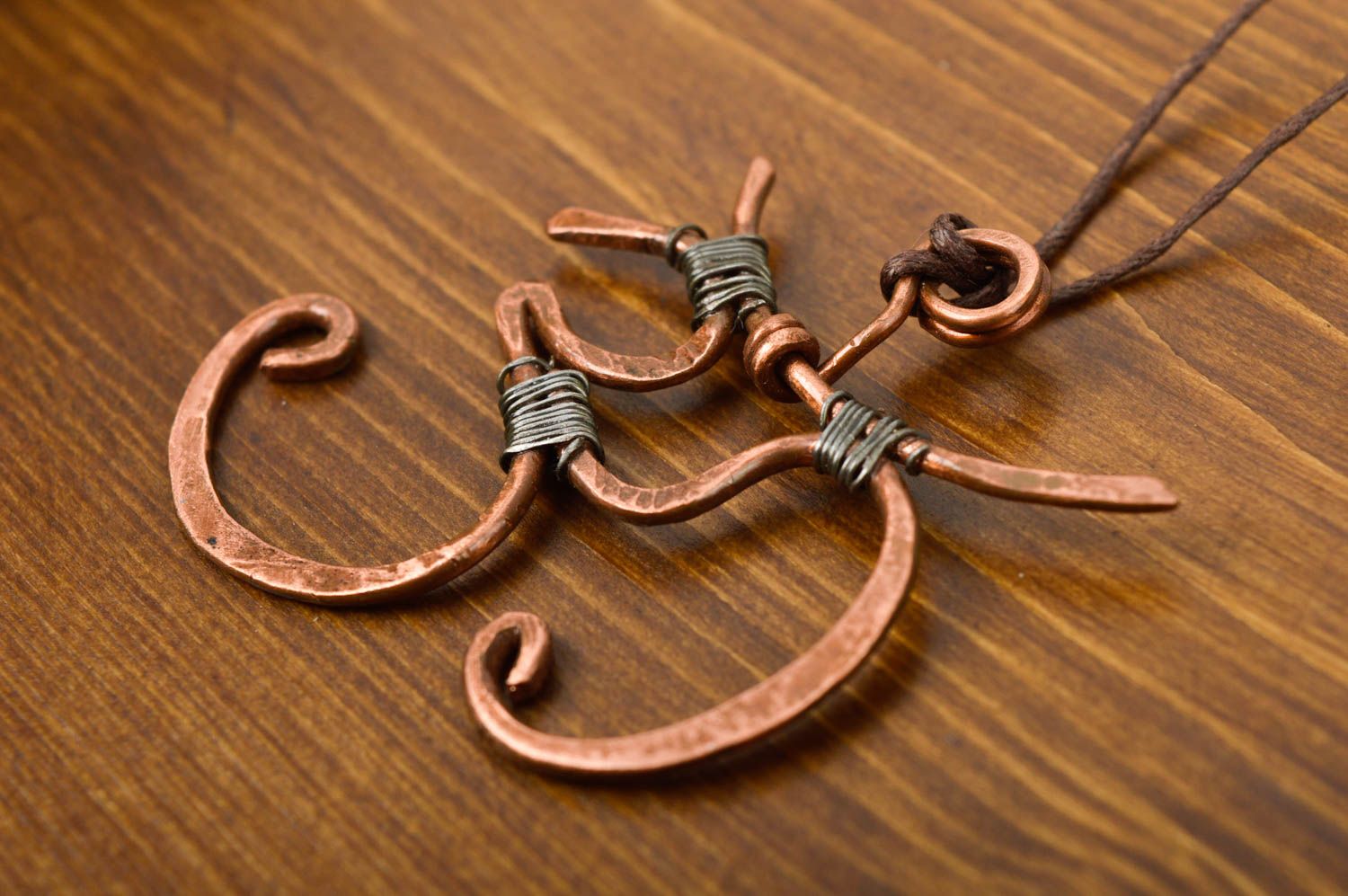 Openwork copper pendant beautiful female pendant elegant accessory gift photo 2