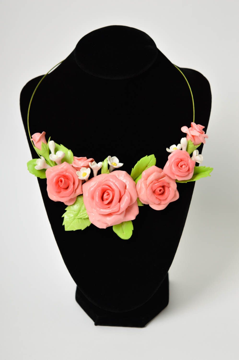 Collar de arcilla polimérica bisutería hecha a mano collar con flores de rosas foto 2