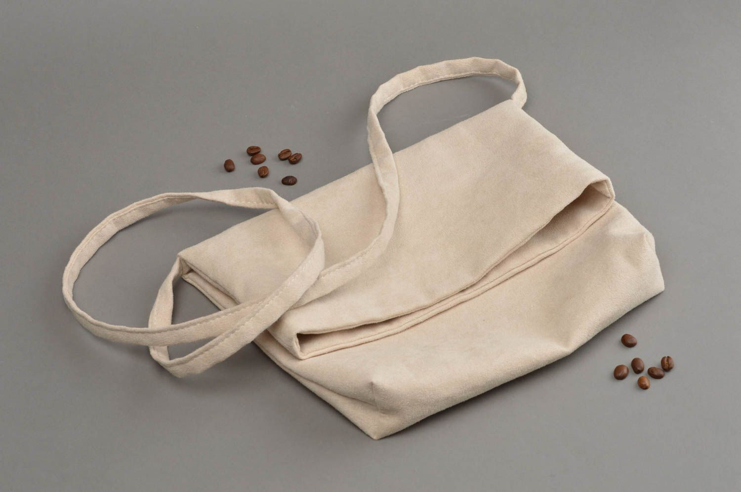 Petit sac pour femme en suède artificiel fait main pliable accessoire beige photo 1