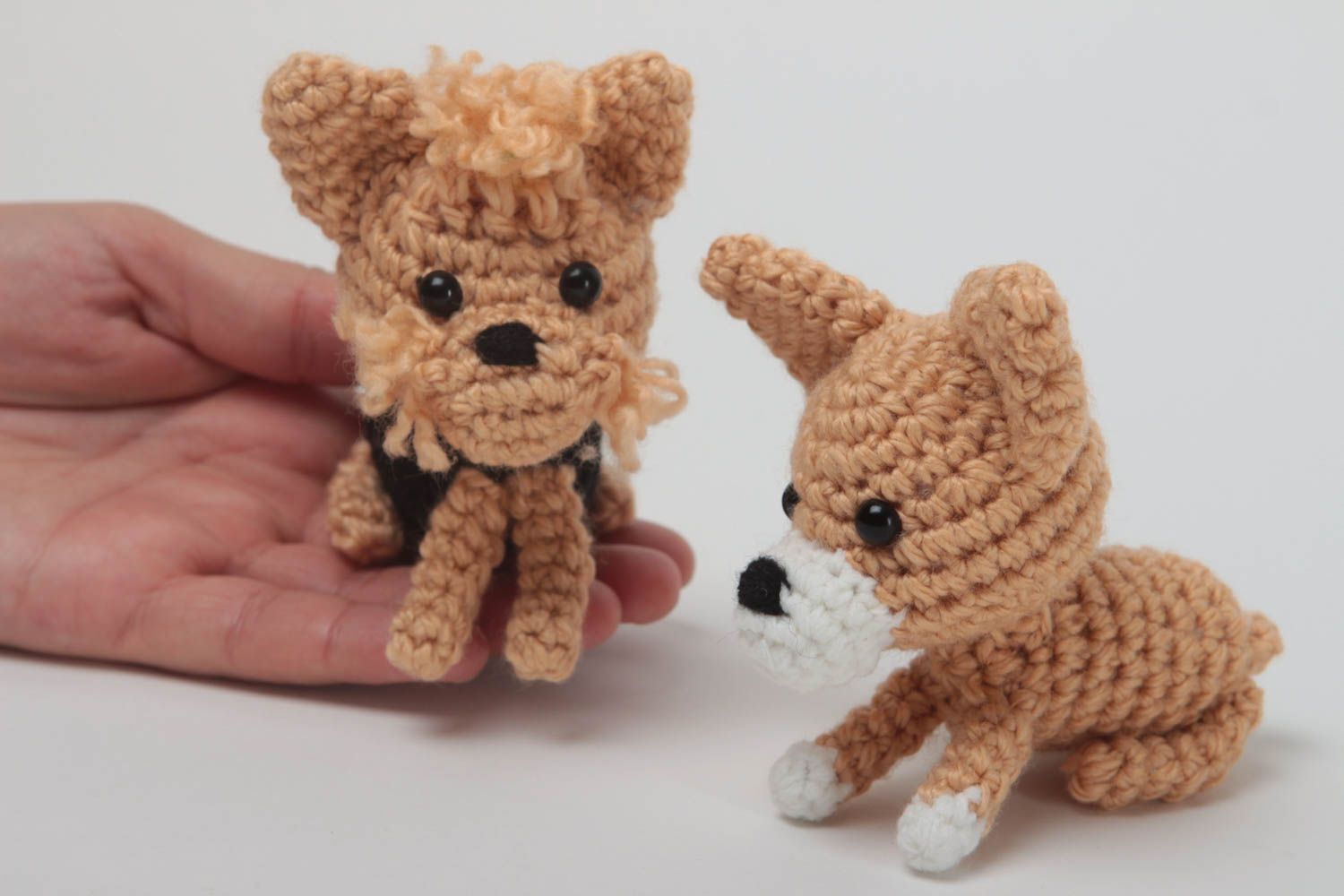 Handmade Spielzeug Set gehäkelte Hunde Kuschel Tiere für Kinder 2 Stück foto 5