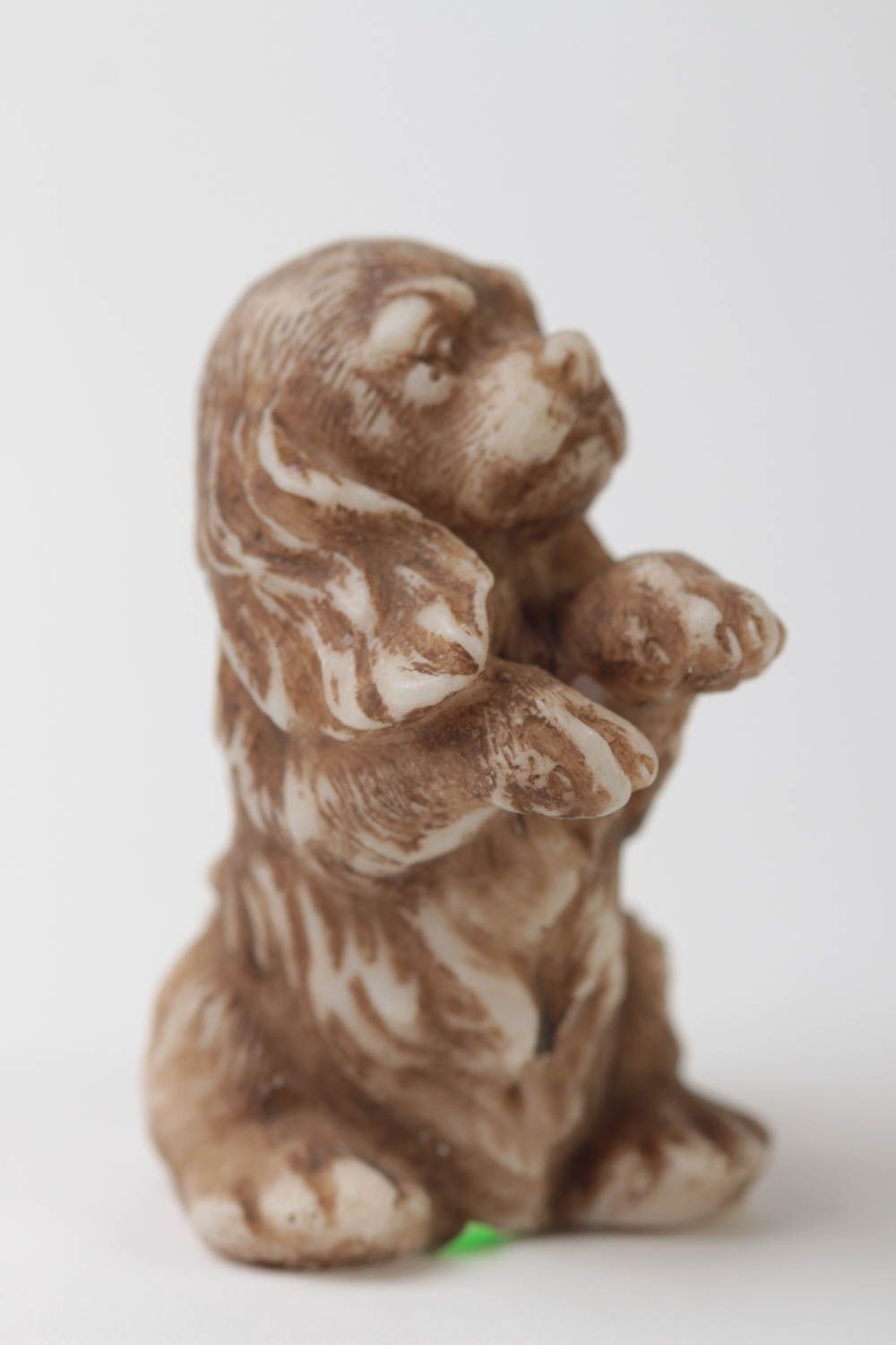 Миниатюрная статуэтка из полимерной смолы и мраморной пудры ручной работы фото 2