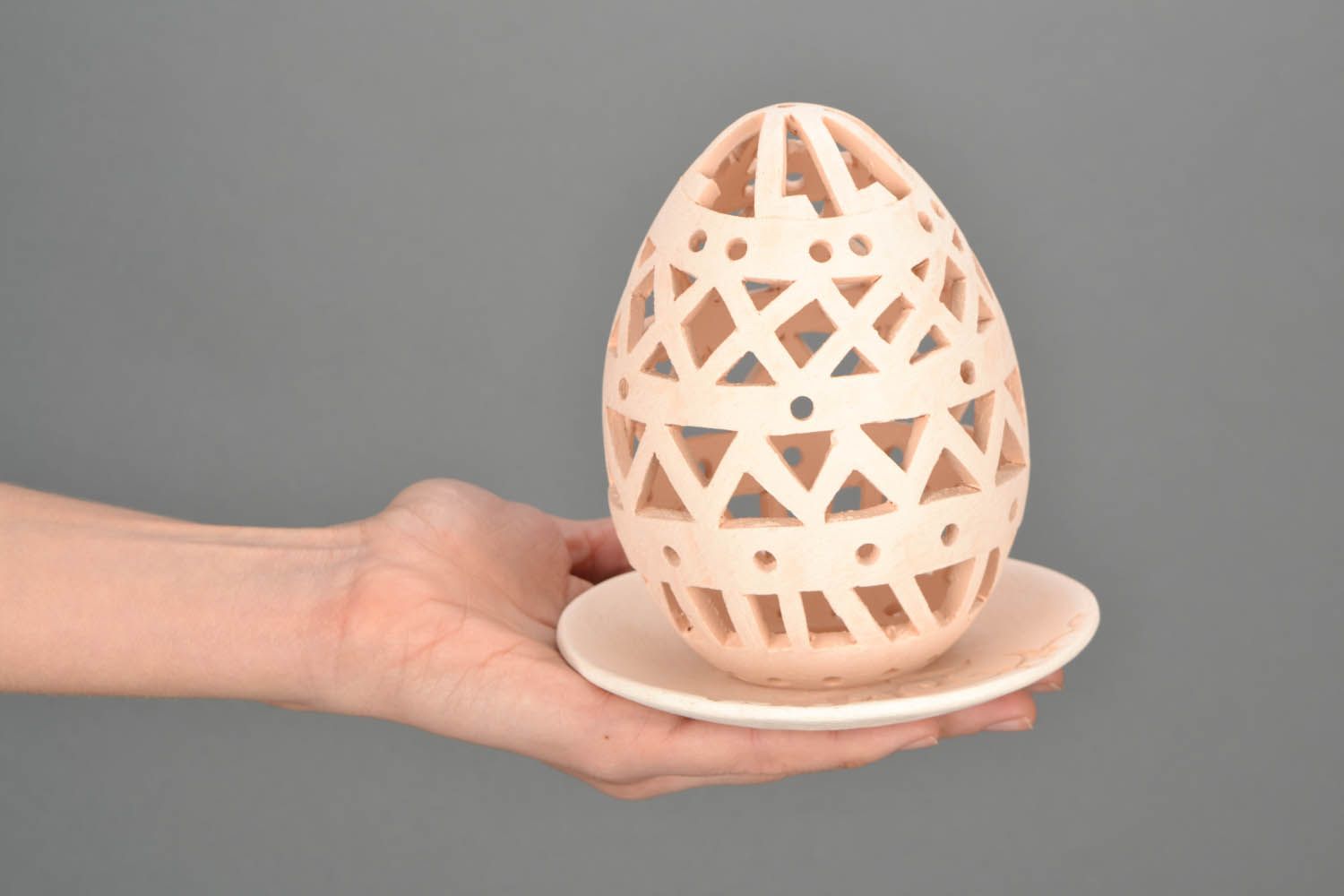 Ceramic egg candlestick photo 2