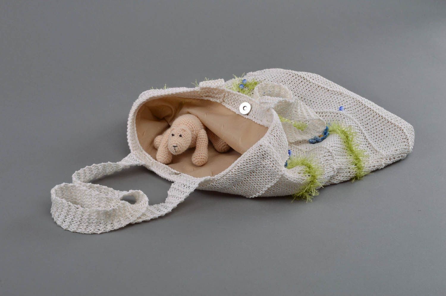 Gehäkelte Damentasche mit Print aus Baumwolle räumig und interessant Handarbeit foto 3