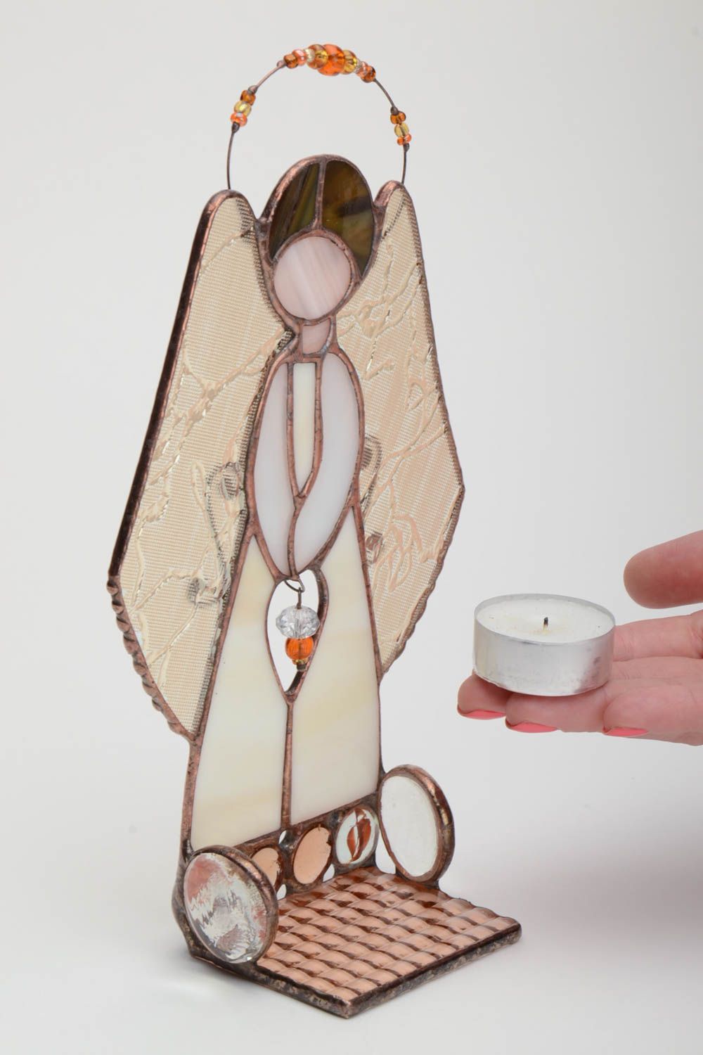 Handmade bunter Kerzenhalter aus Glas mit Glasperlen und Metallelementen in Vitrage Technik Engel  foto 5