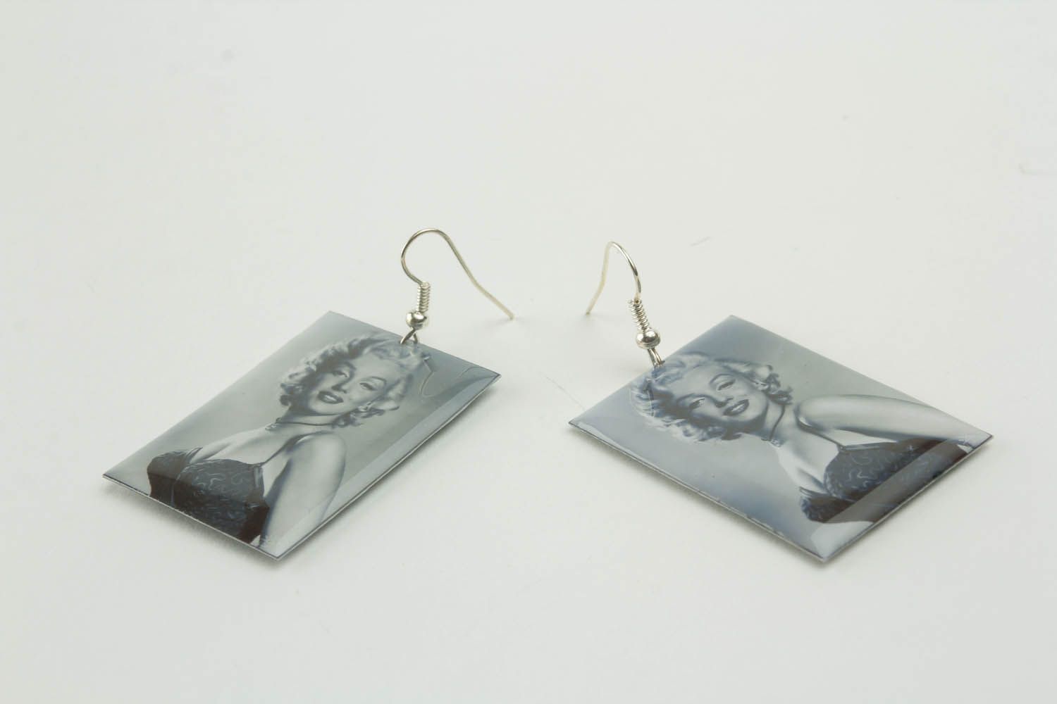 Earrings with Marilyn Monroe picture photo 3